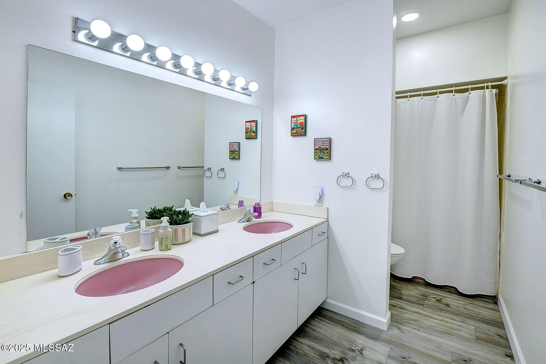 5717 E Paseo Cimarron