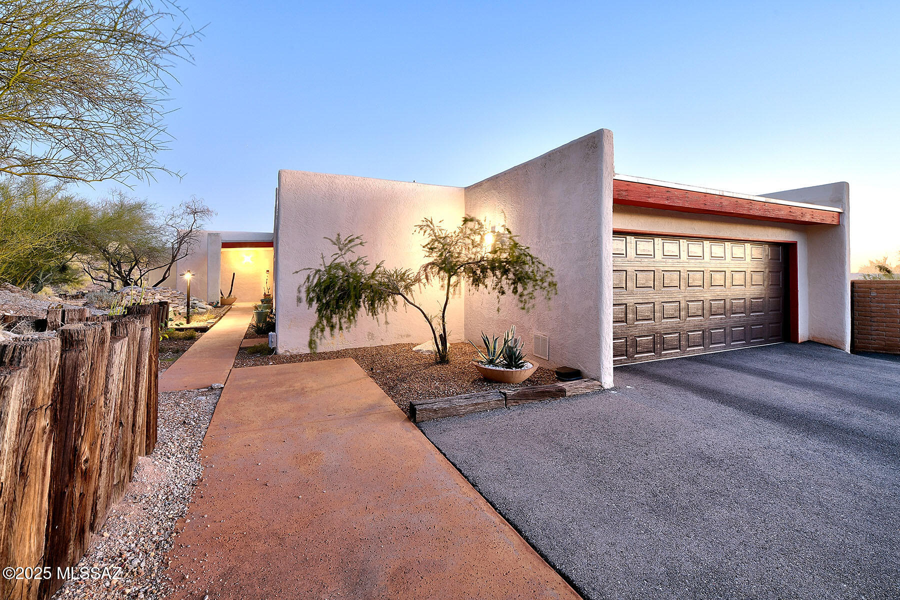 5717 E Paseo Cimarron