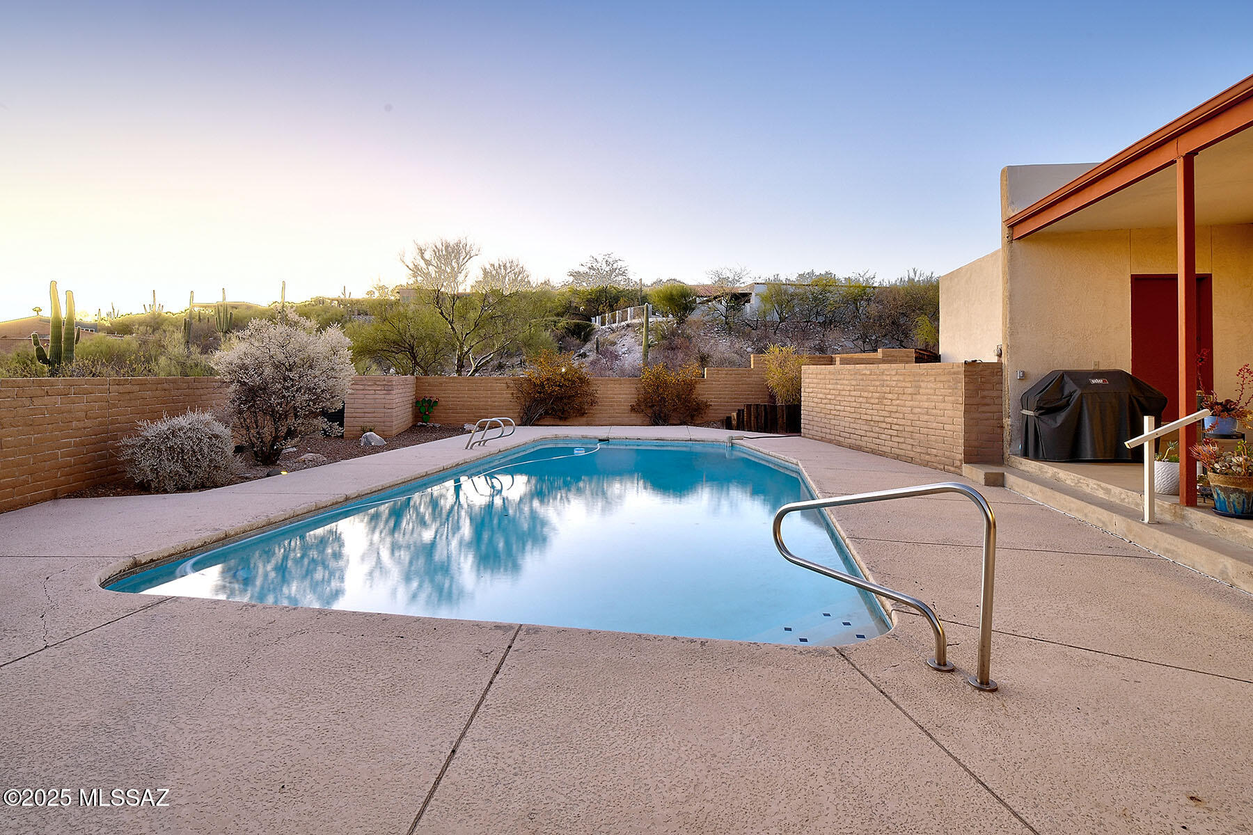 5717 E Paseo Cimarron