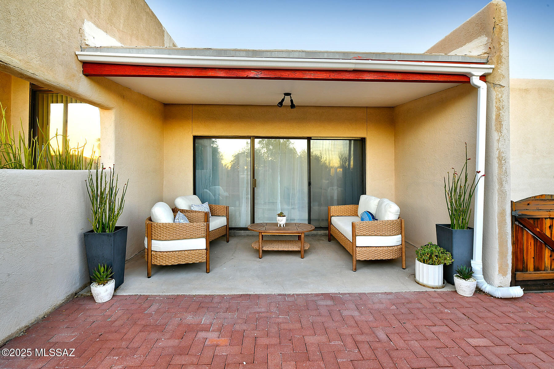 5717 E Paseo Cimarron