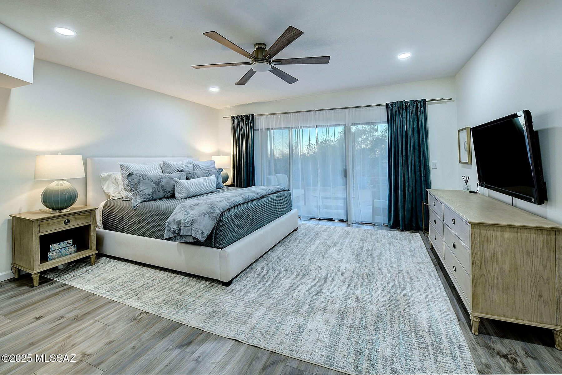 5717 E Paseo Cimarron