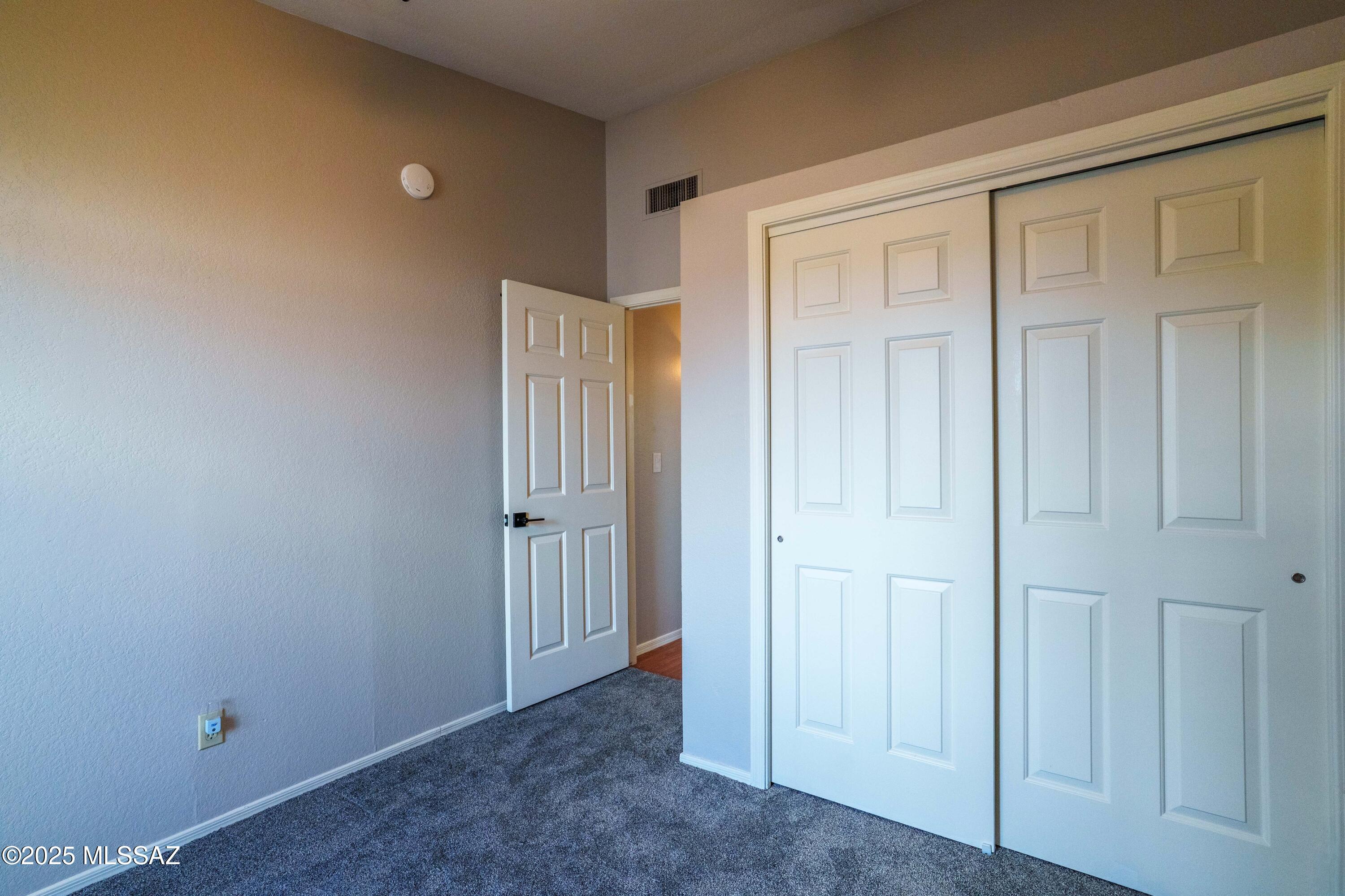 2152 W Jackalope Place