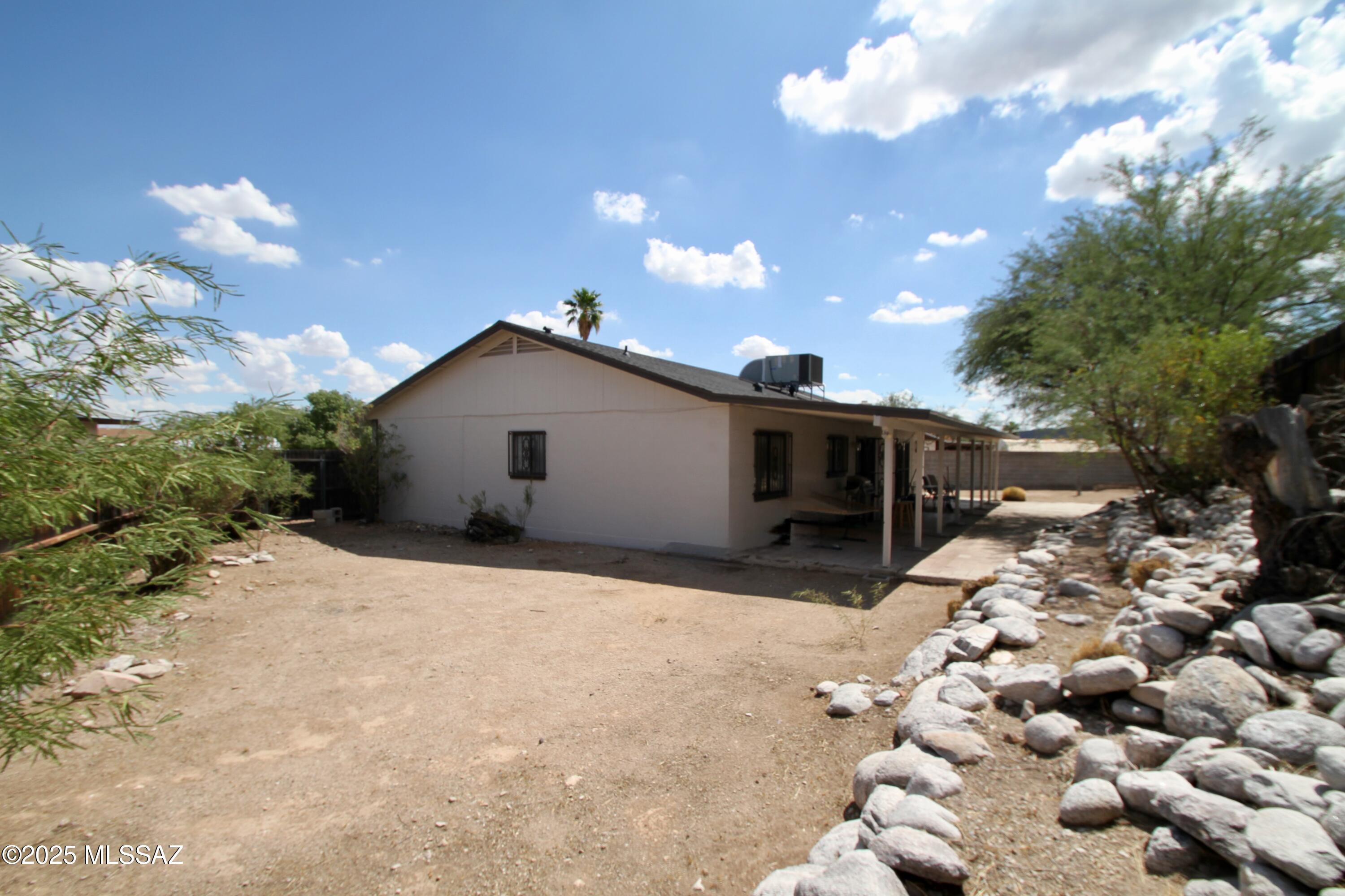 2152 W Jackalope Place