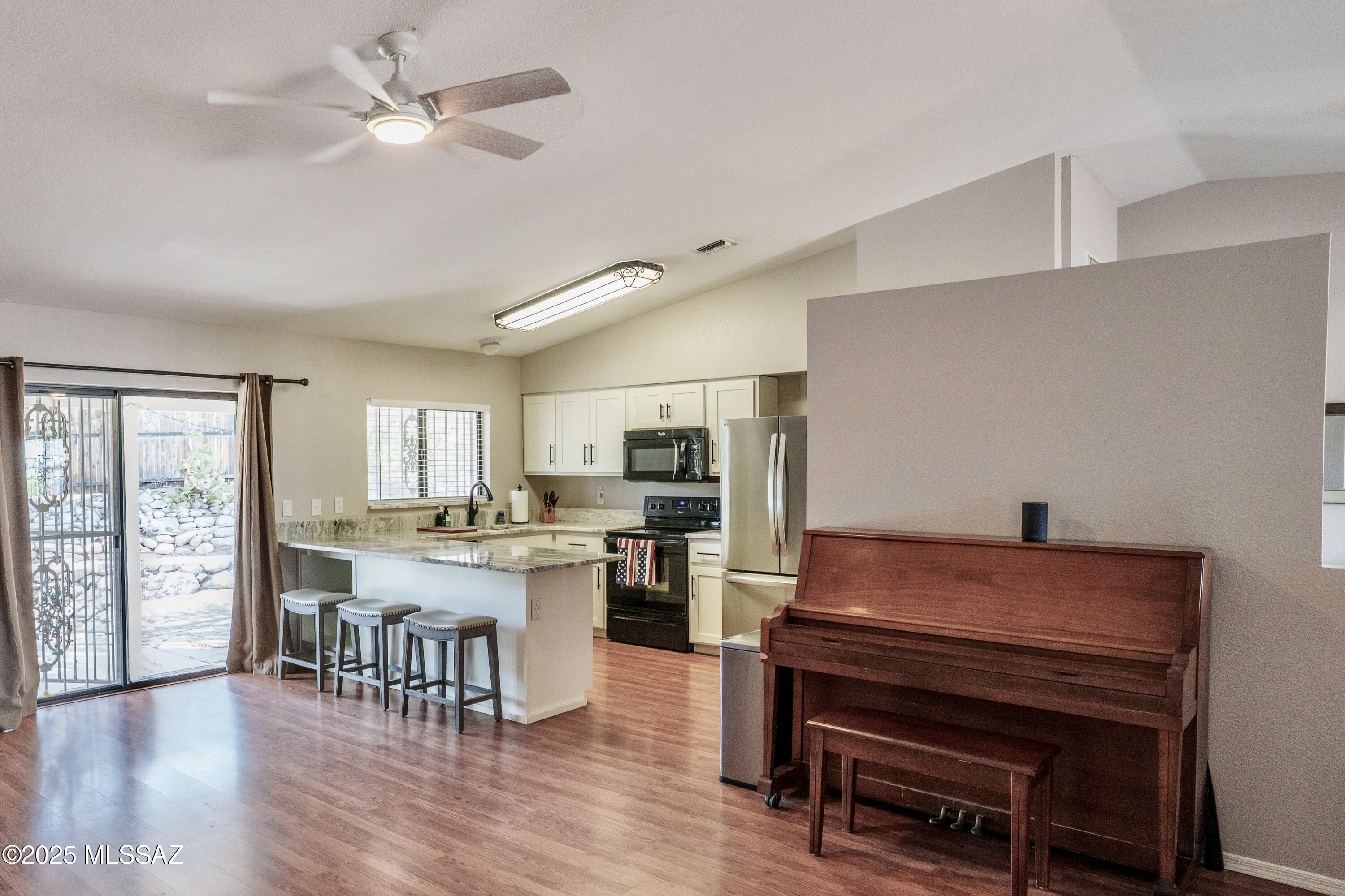 2152 W Jackalope Place