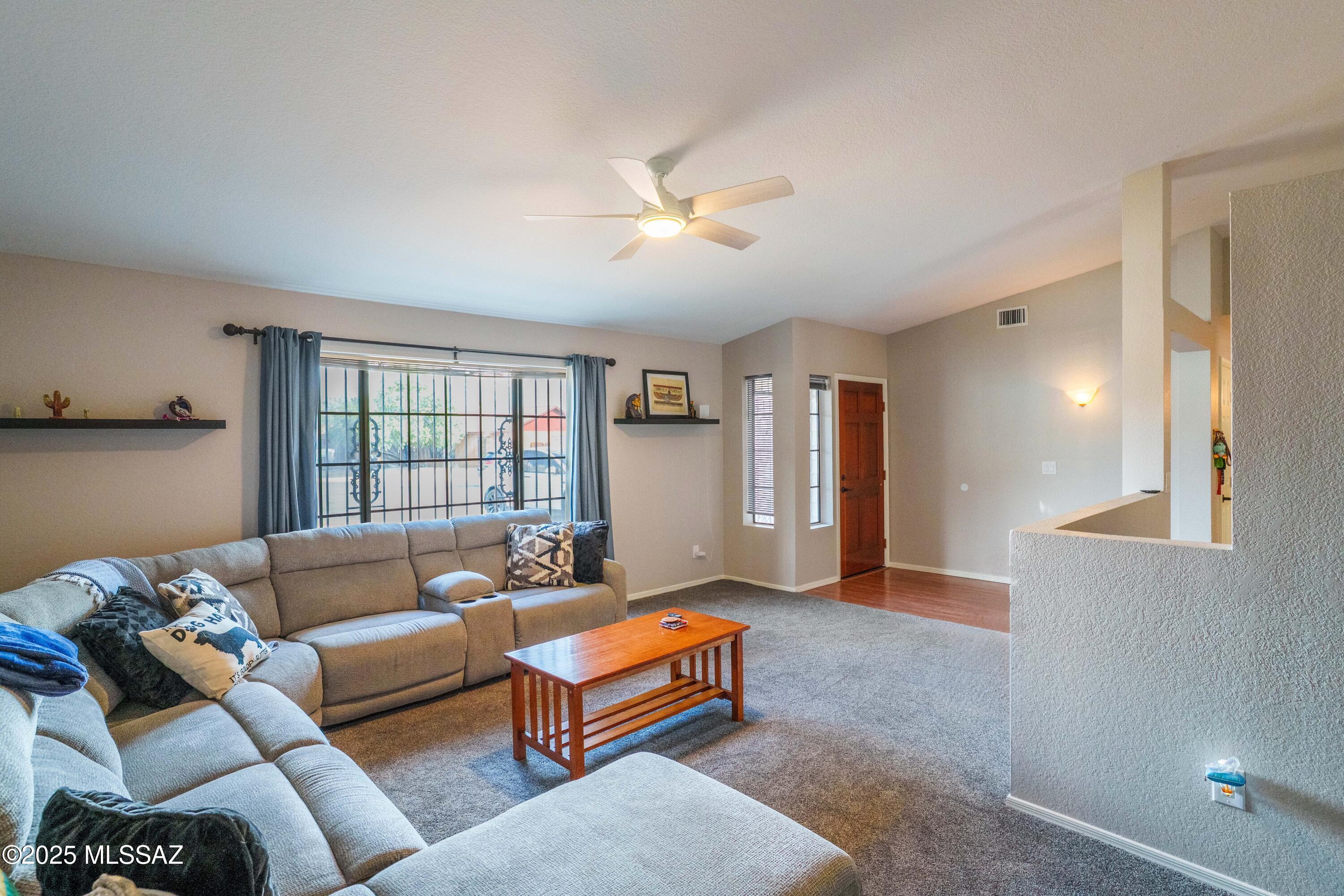 2152 W Jackalope Place