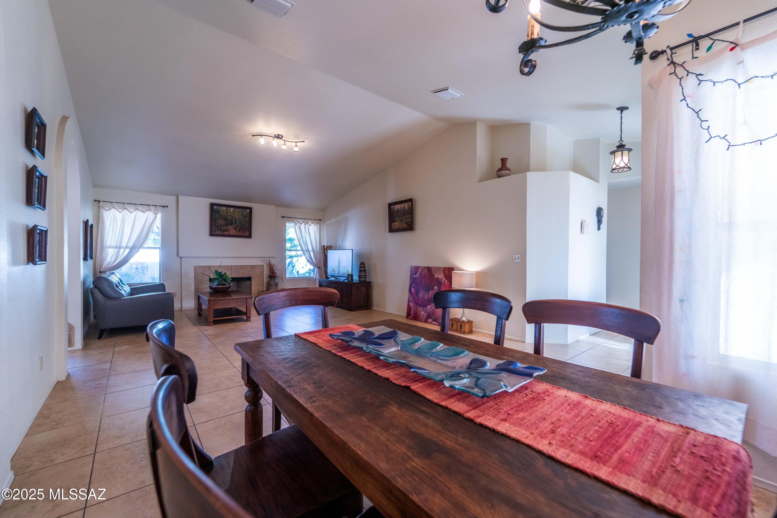 3673 W Thundercloud Loop