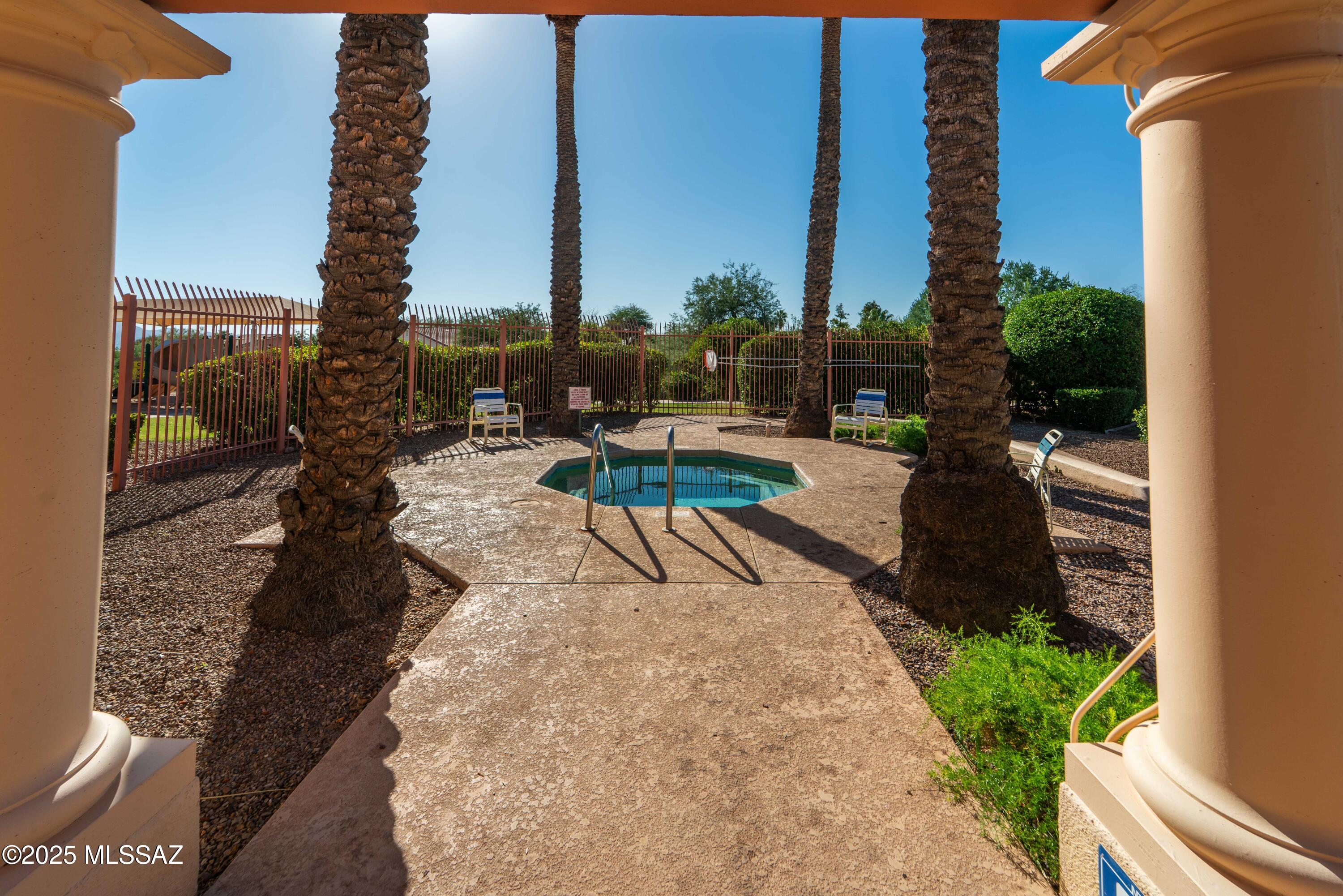 3673 W Thundercloud Loop