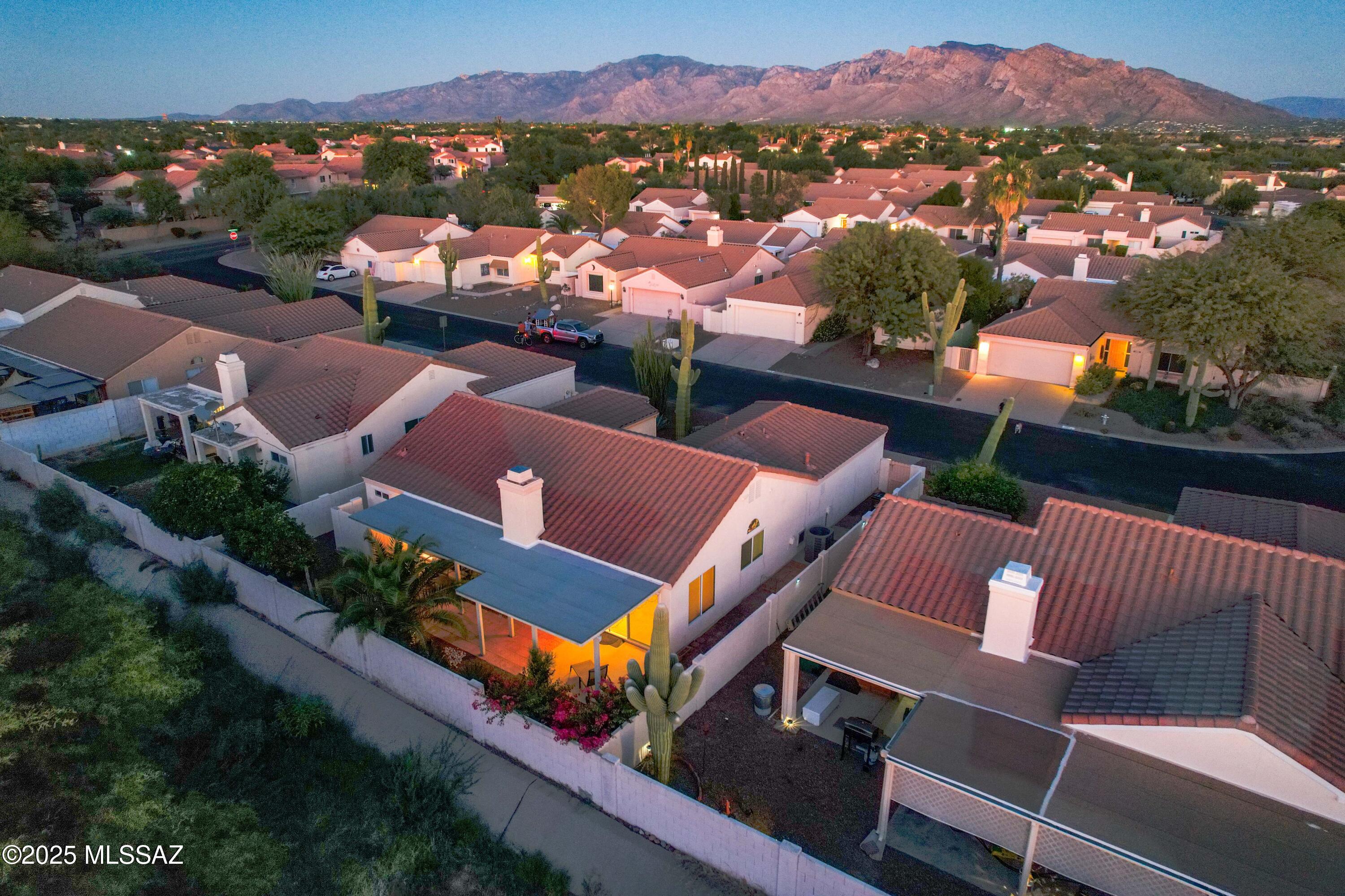 3673 W Thundercloud Loop