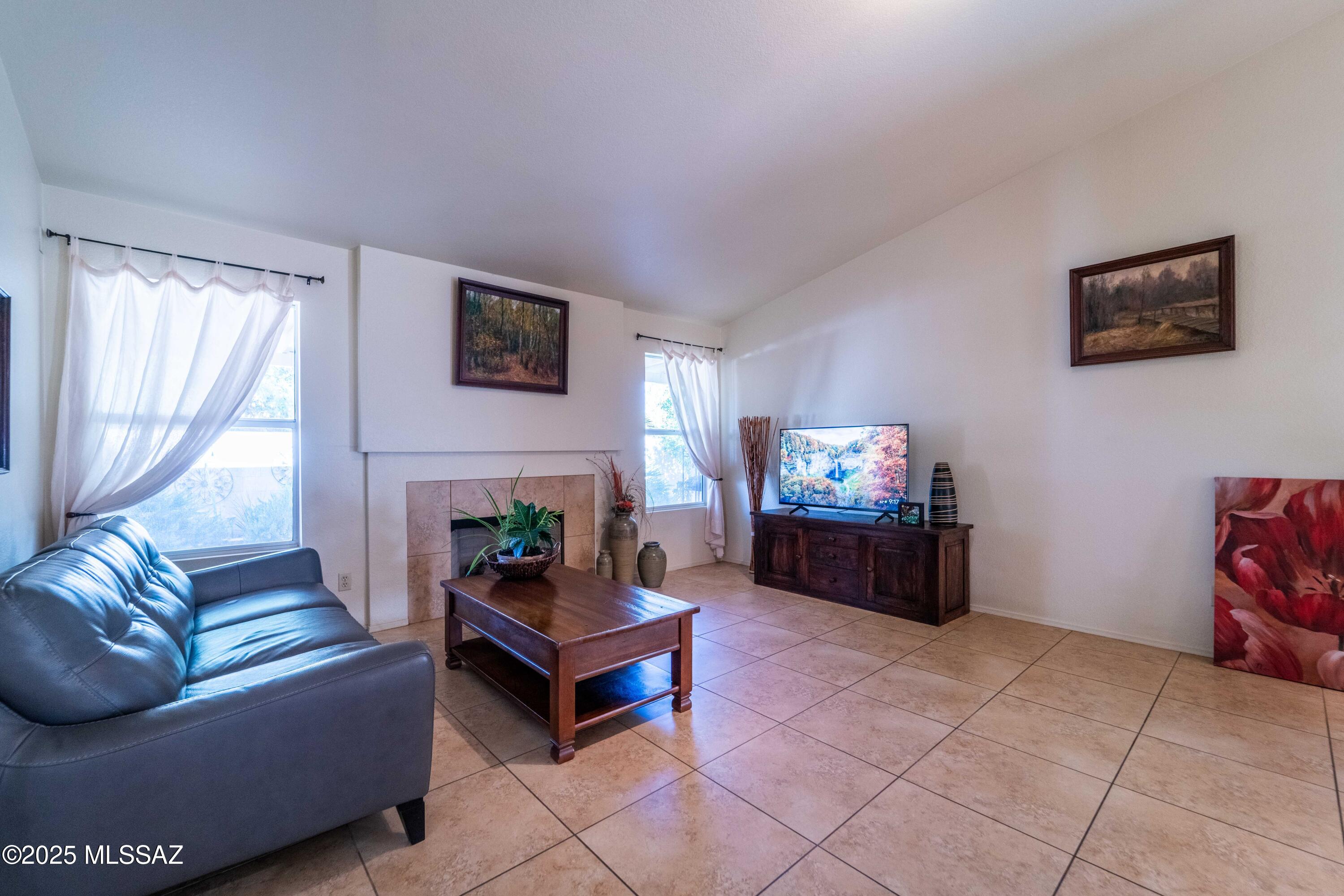 3673 W Thundercloud Loop