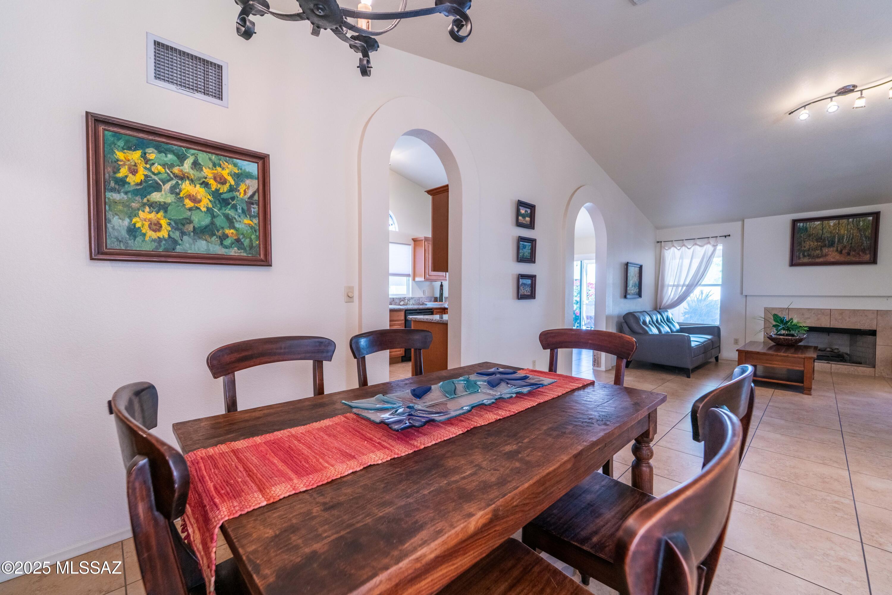 3673 W Thundercloud Loop