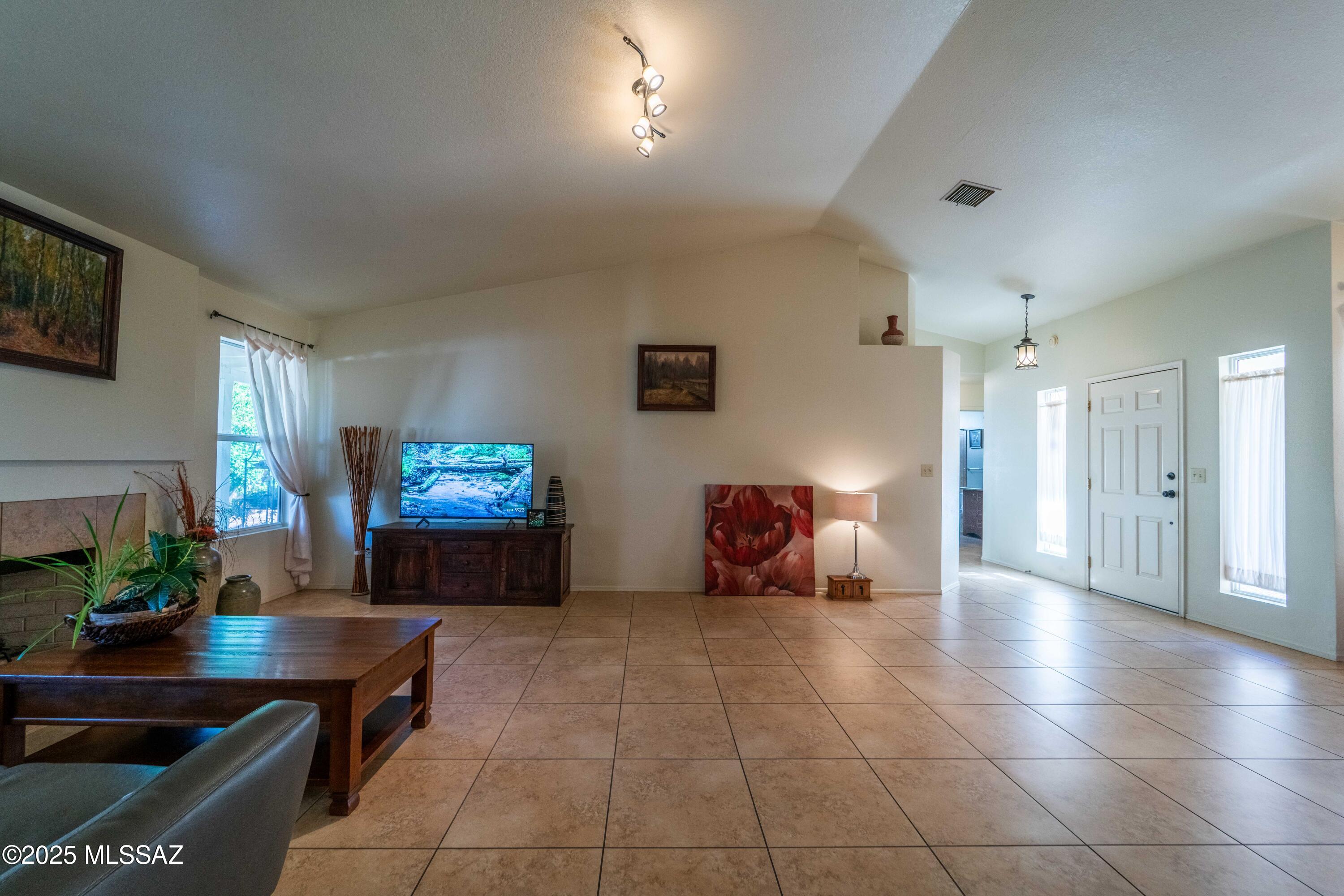 3673 W Thundercloud Loop