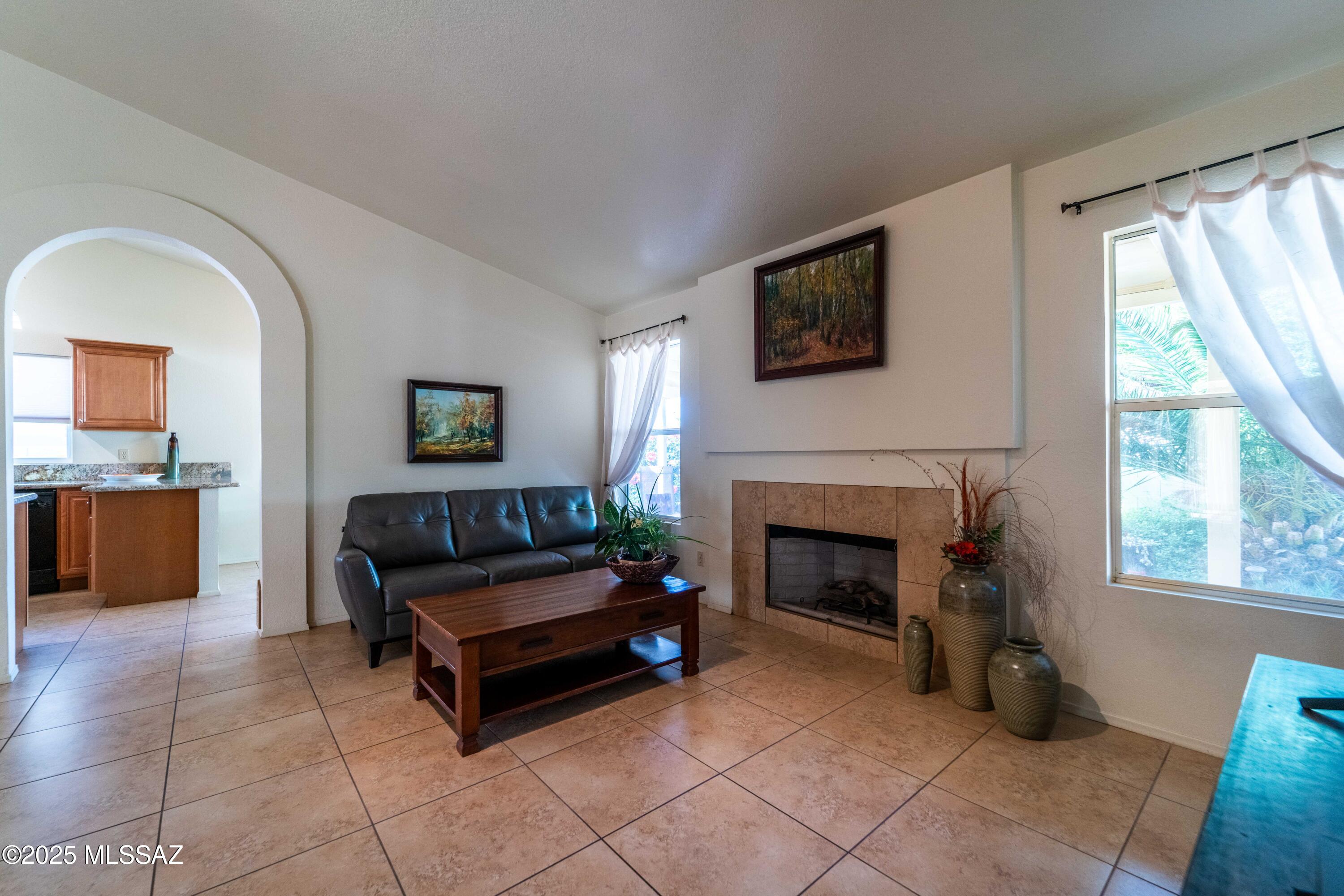 3673 W Thundercloud Loop