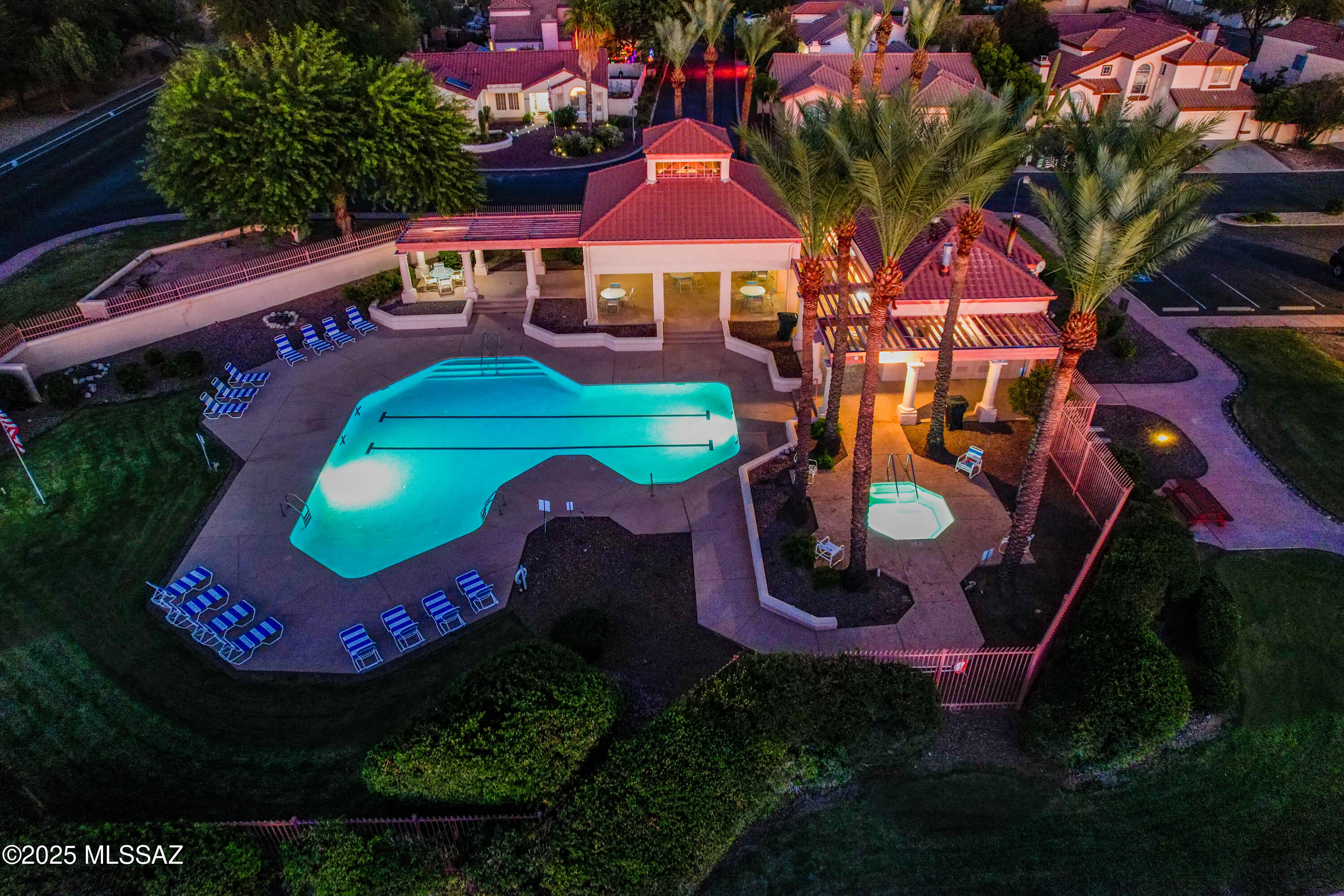 3673 W Thundercloud Loop