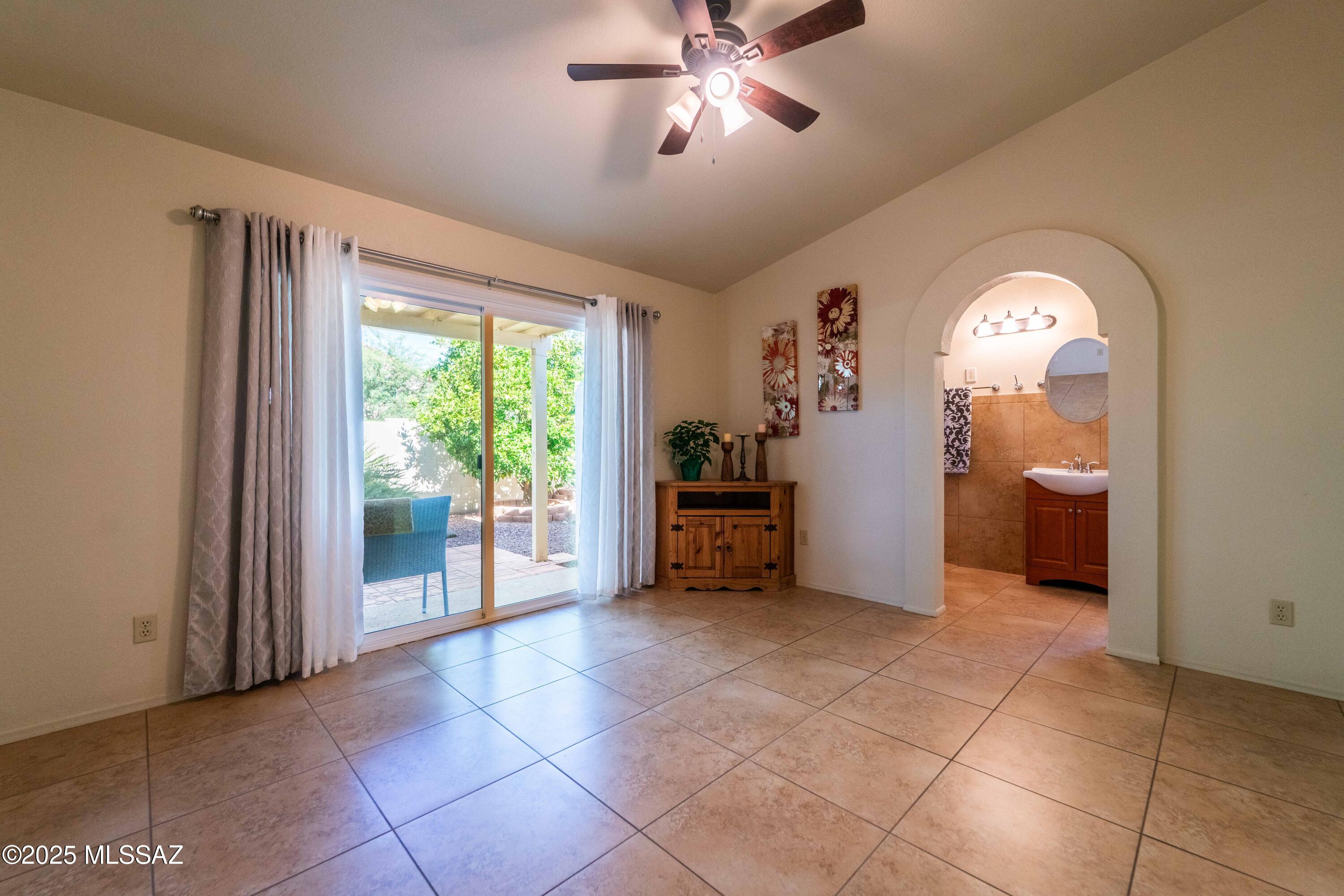 3673 W Thundercloud Loop