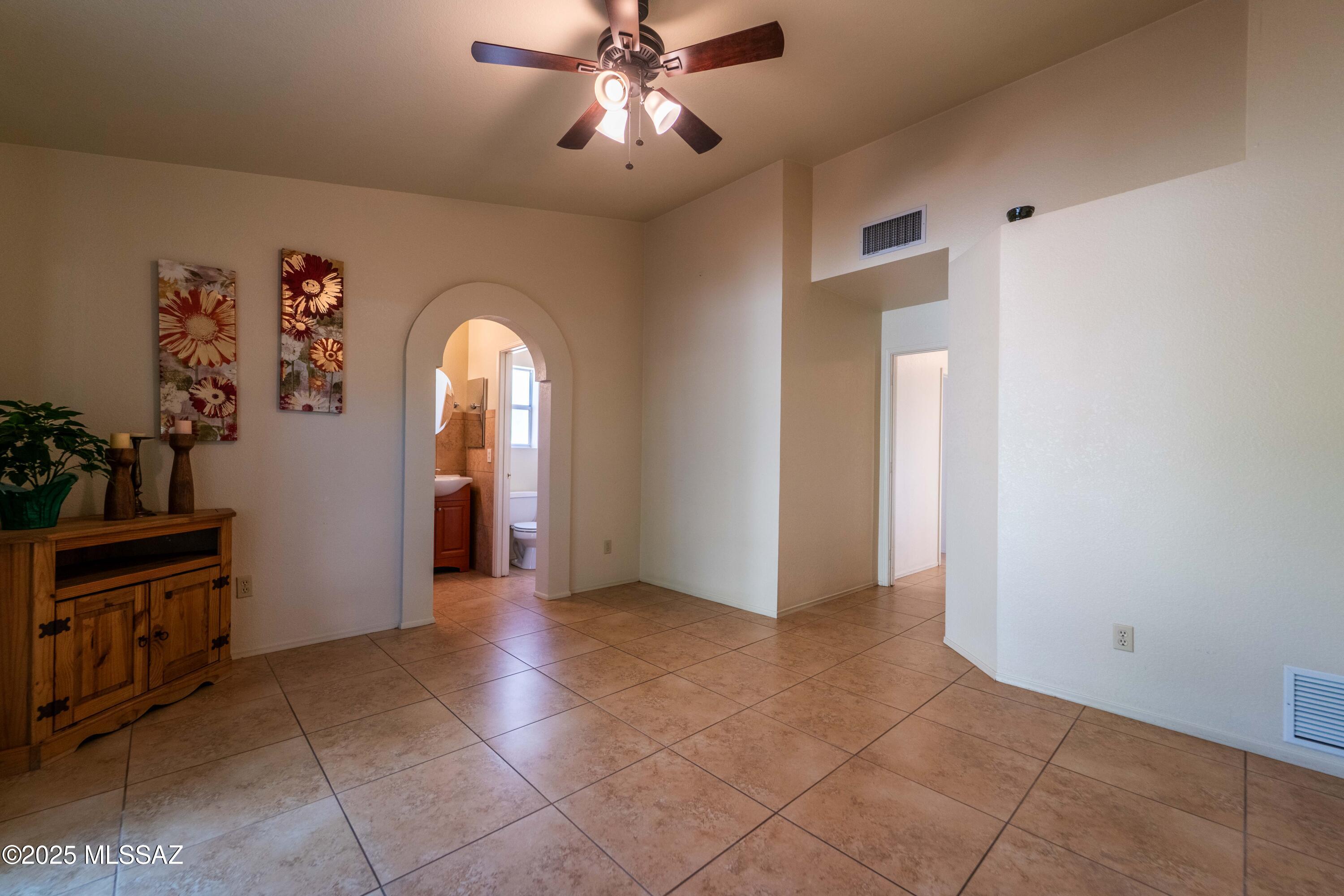 3673 W Thundercloud Loop