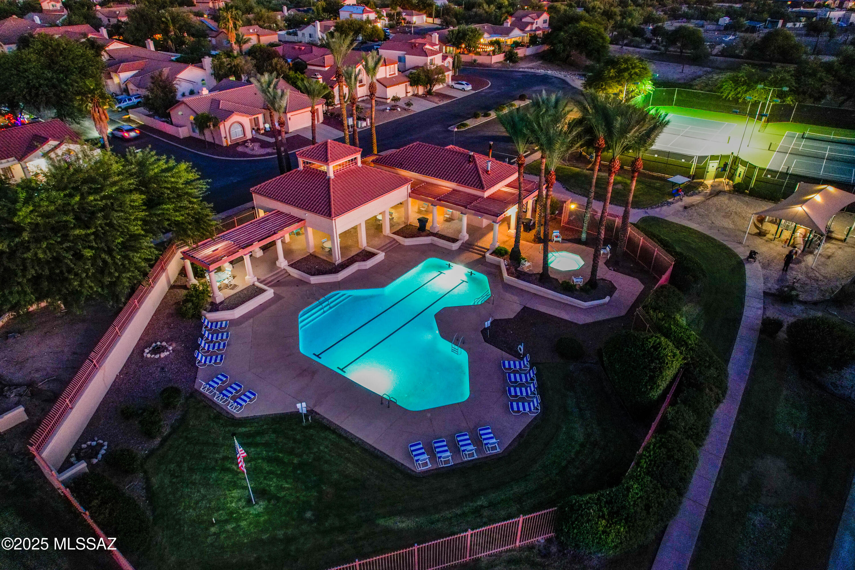 3673 W Thundercloud Loop