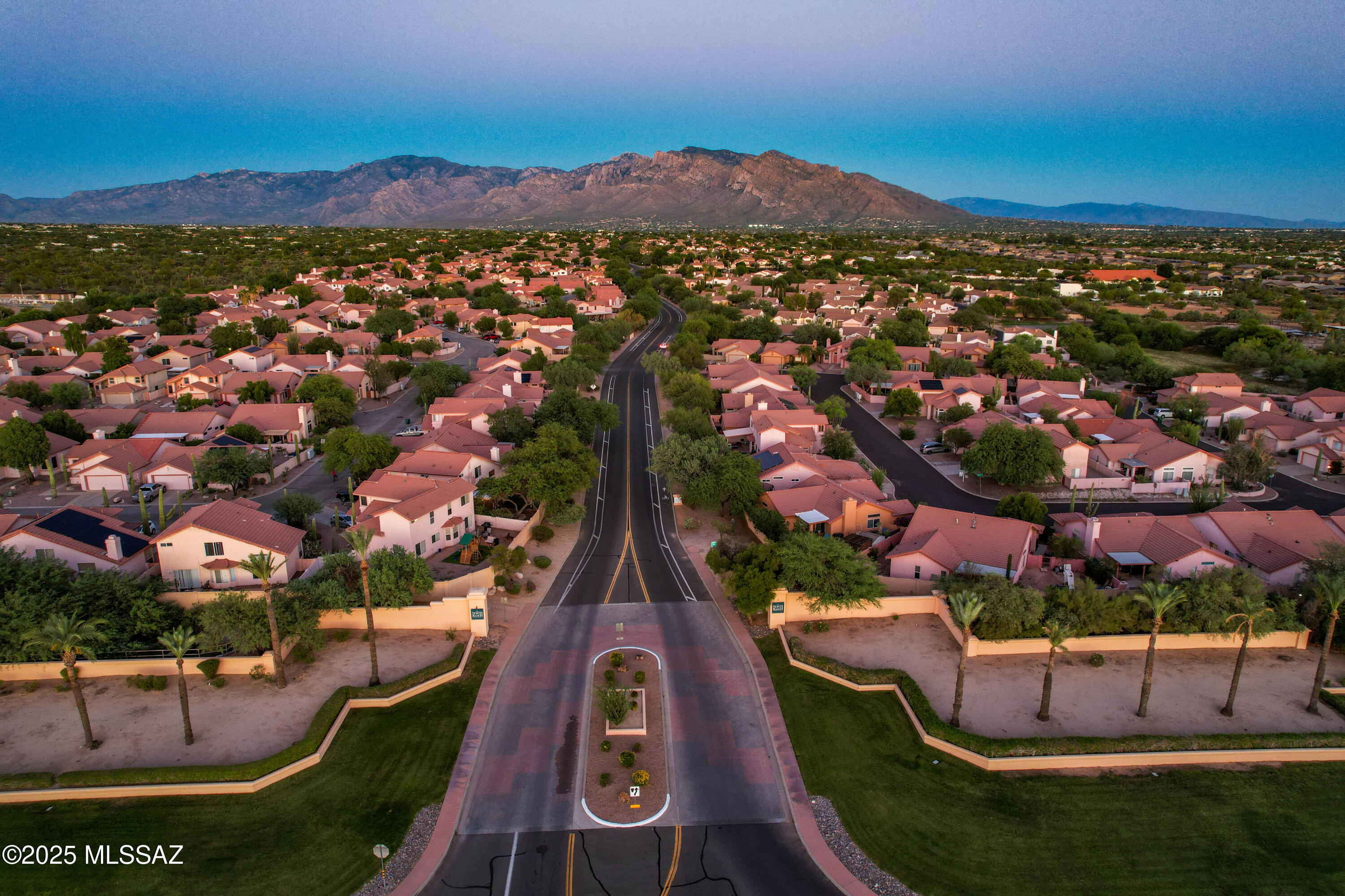 3673 W Thundercloud Loop