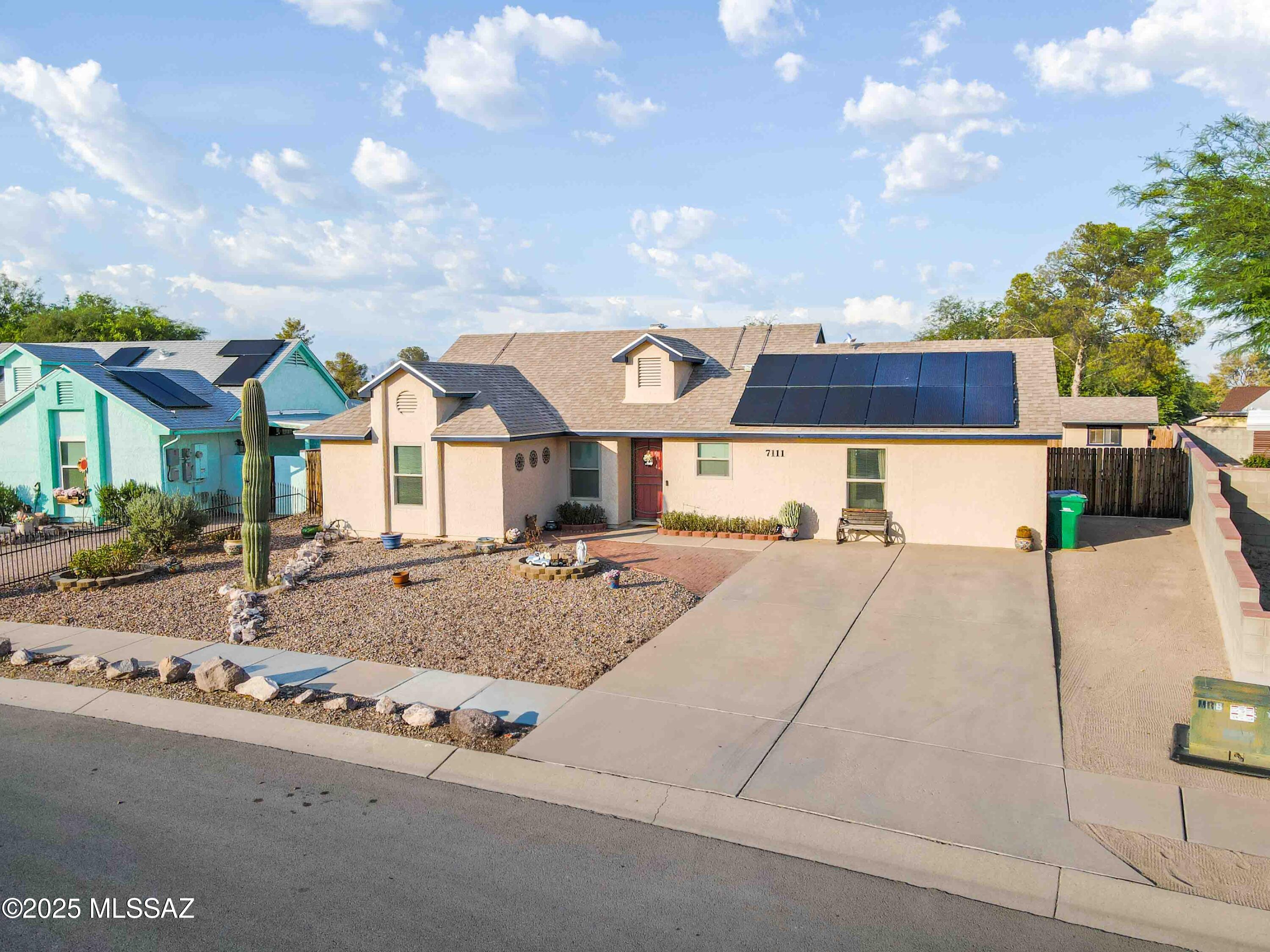 7111 S Camino Libertad