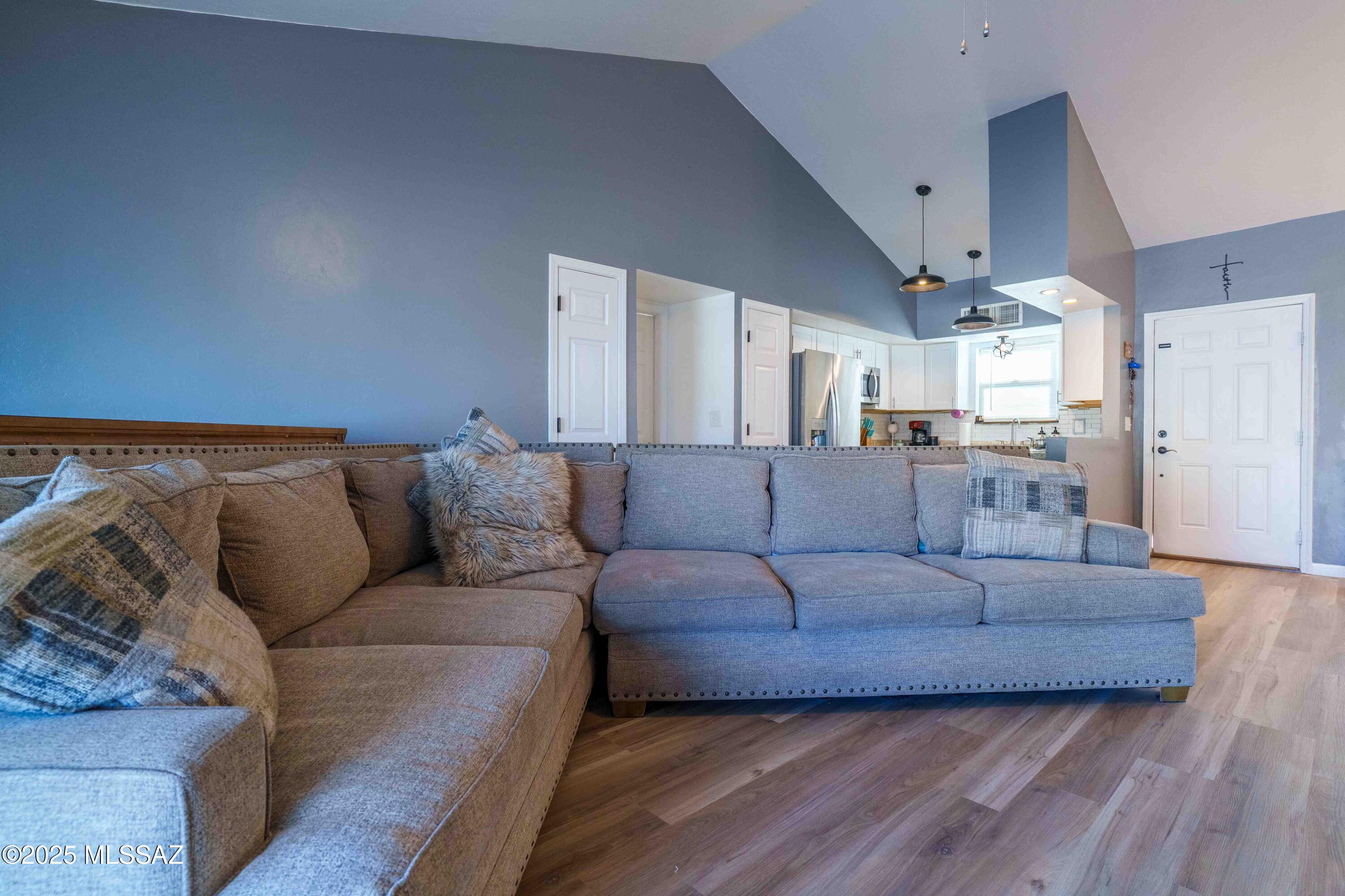 7111 S Camino Libertad