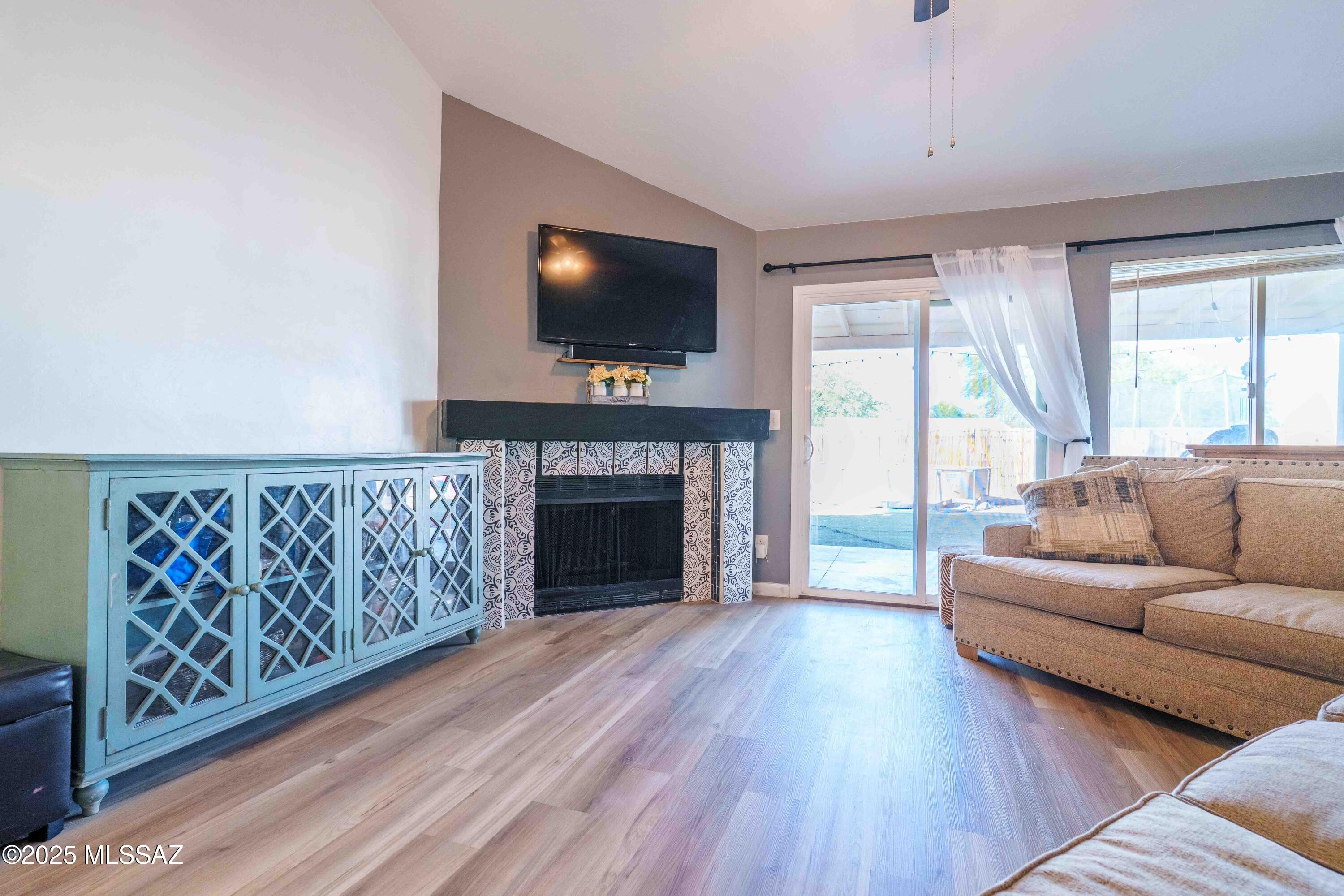 7111 S Camino Libertad