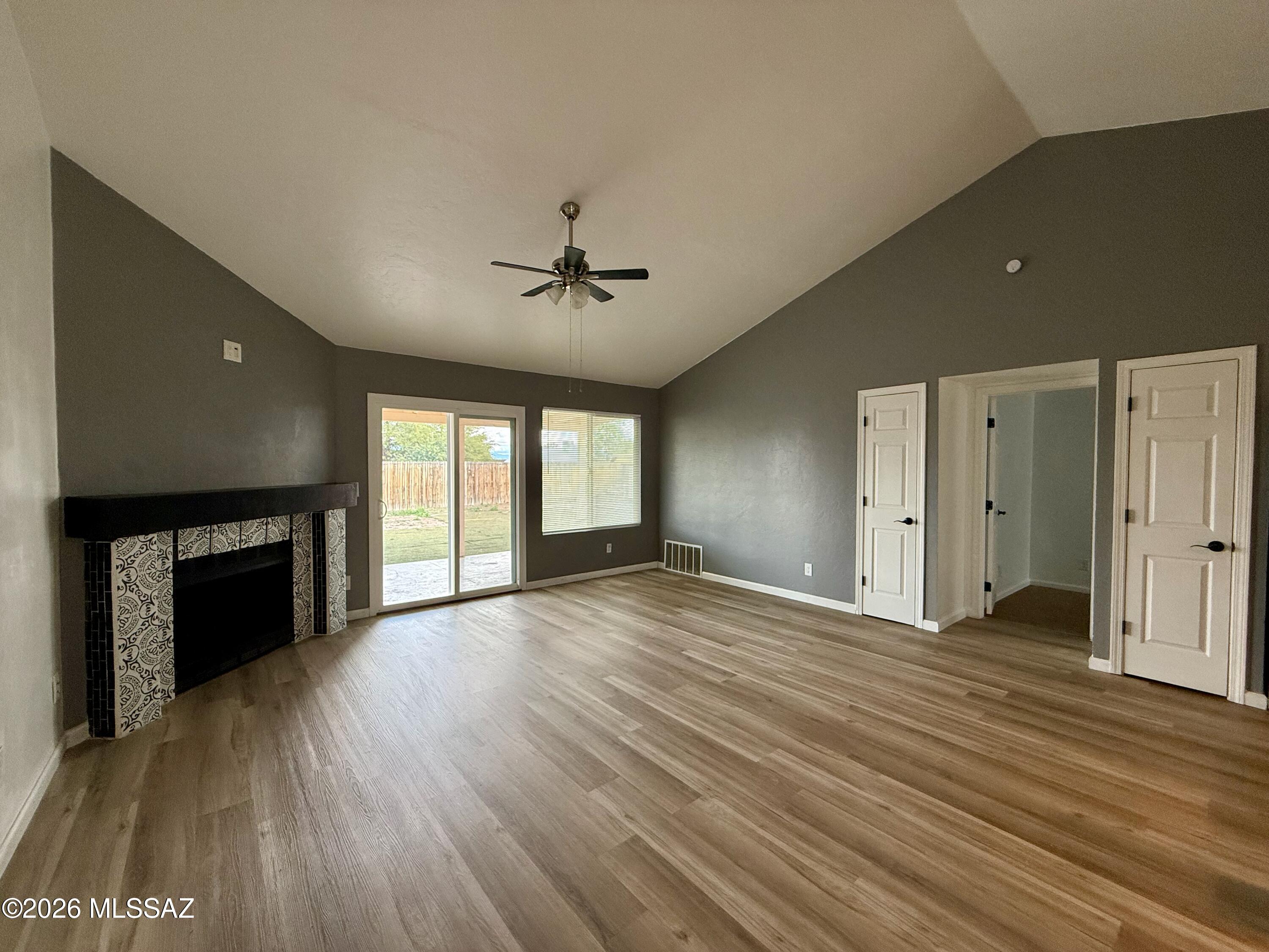 7111 S Camino Libertad