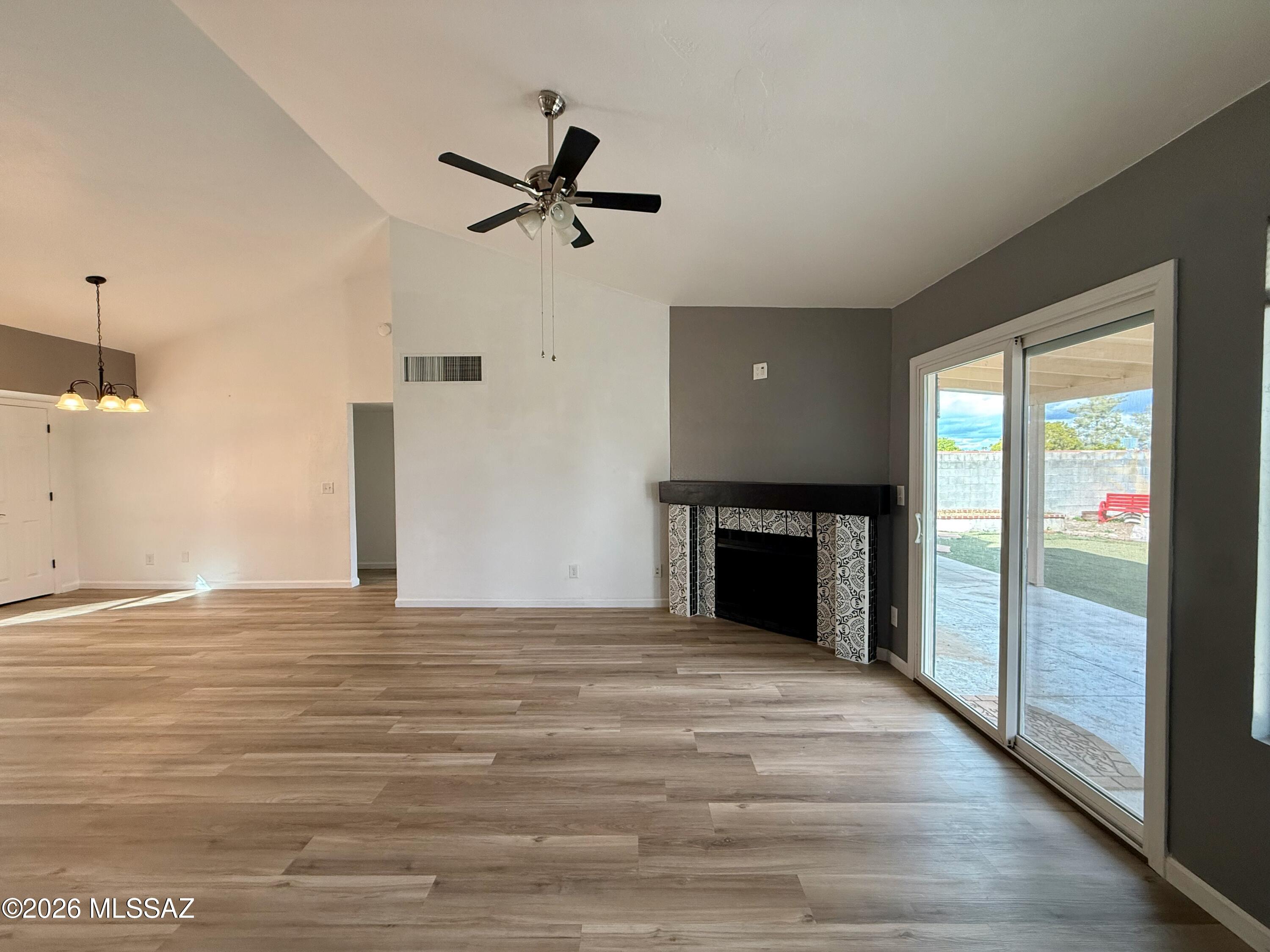 7111 S Camino Libertad