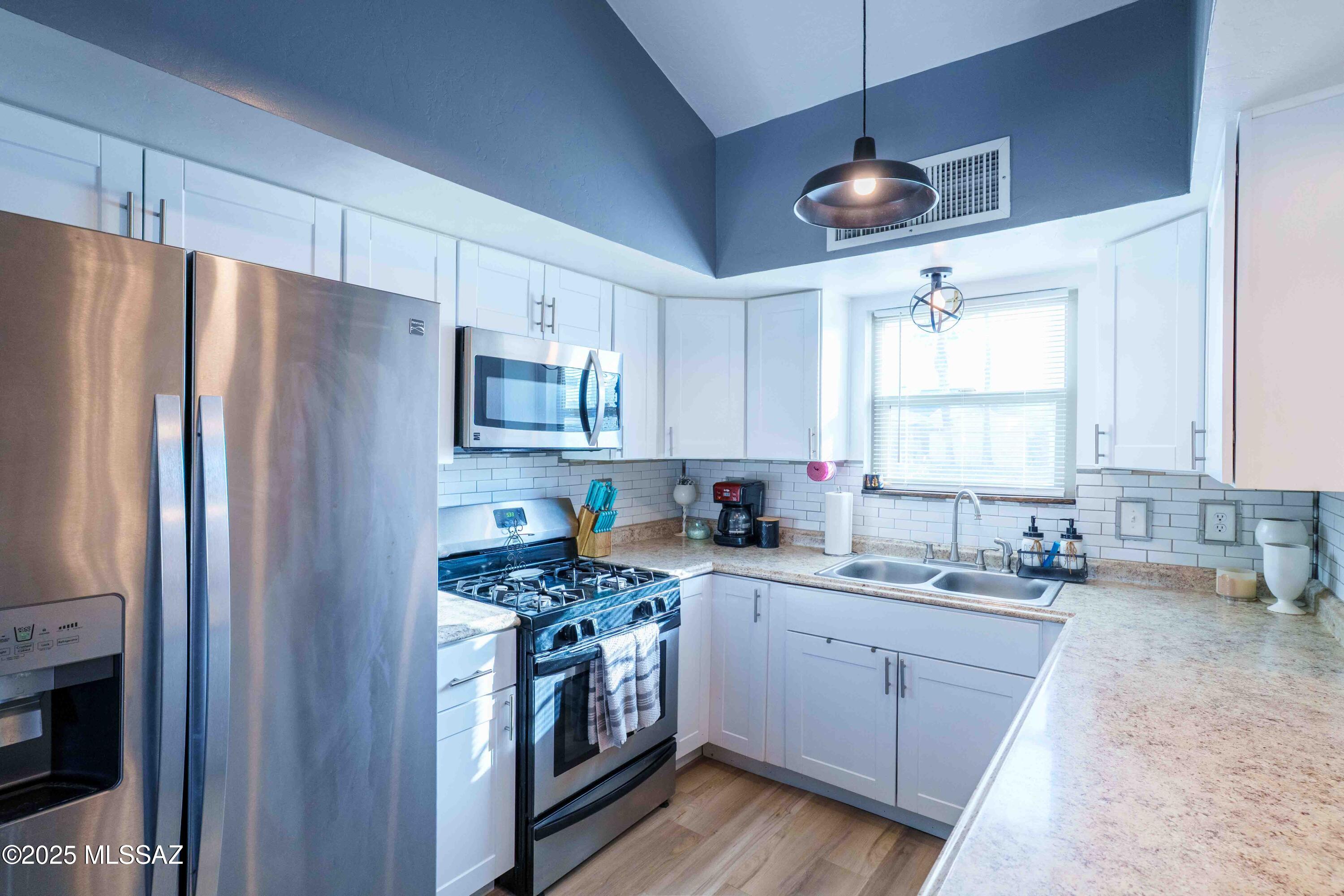 7111 S Camino Libertad