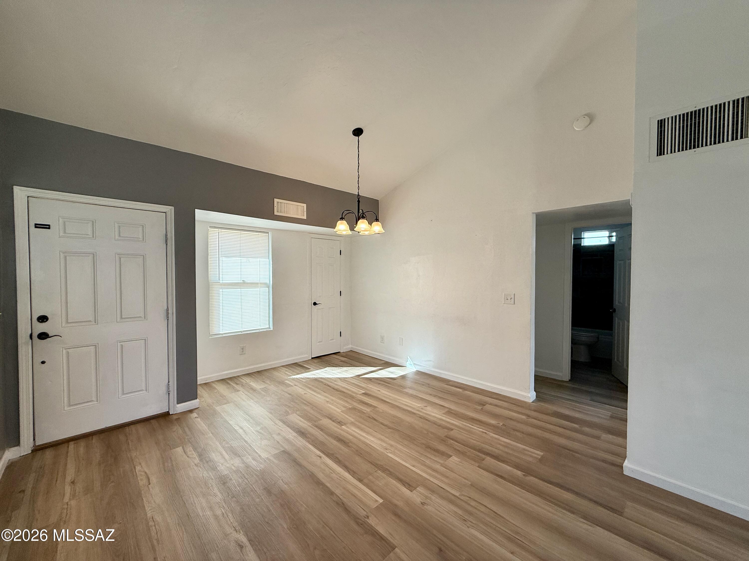 7111 S Camino Libertad