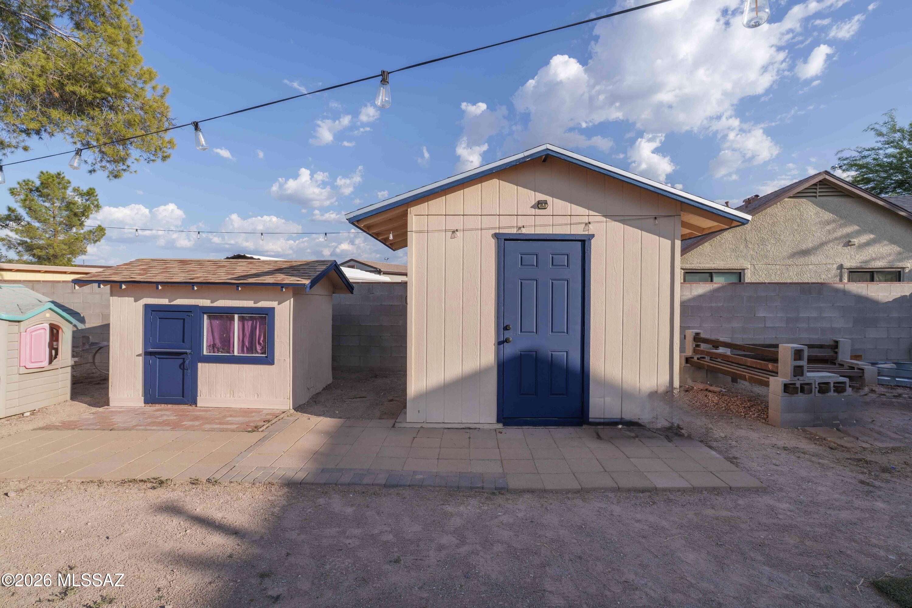 7111 S Camino Libertad