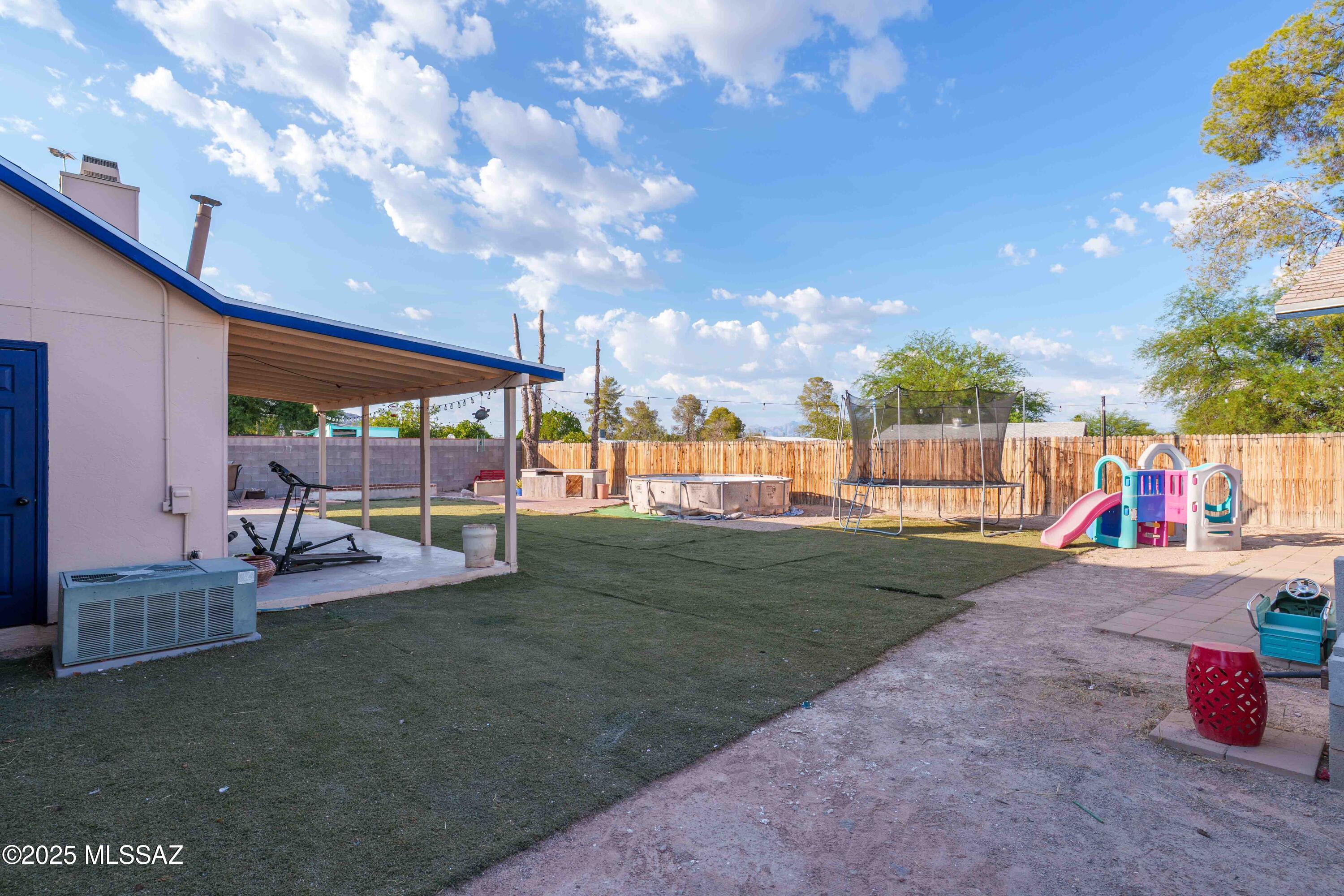 7111 S Camino Libertad