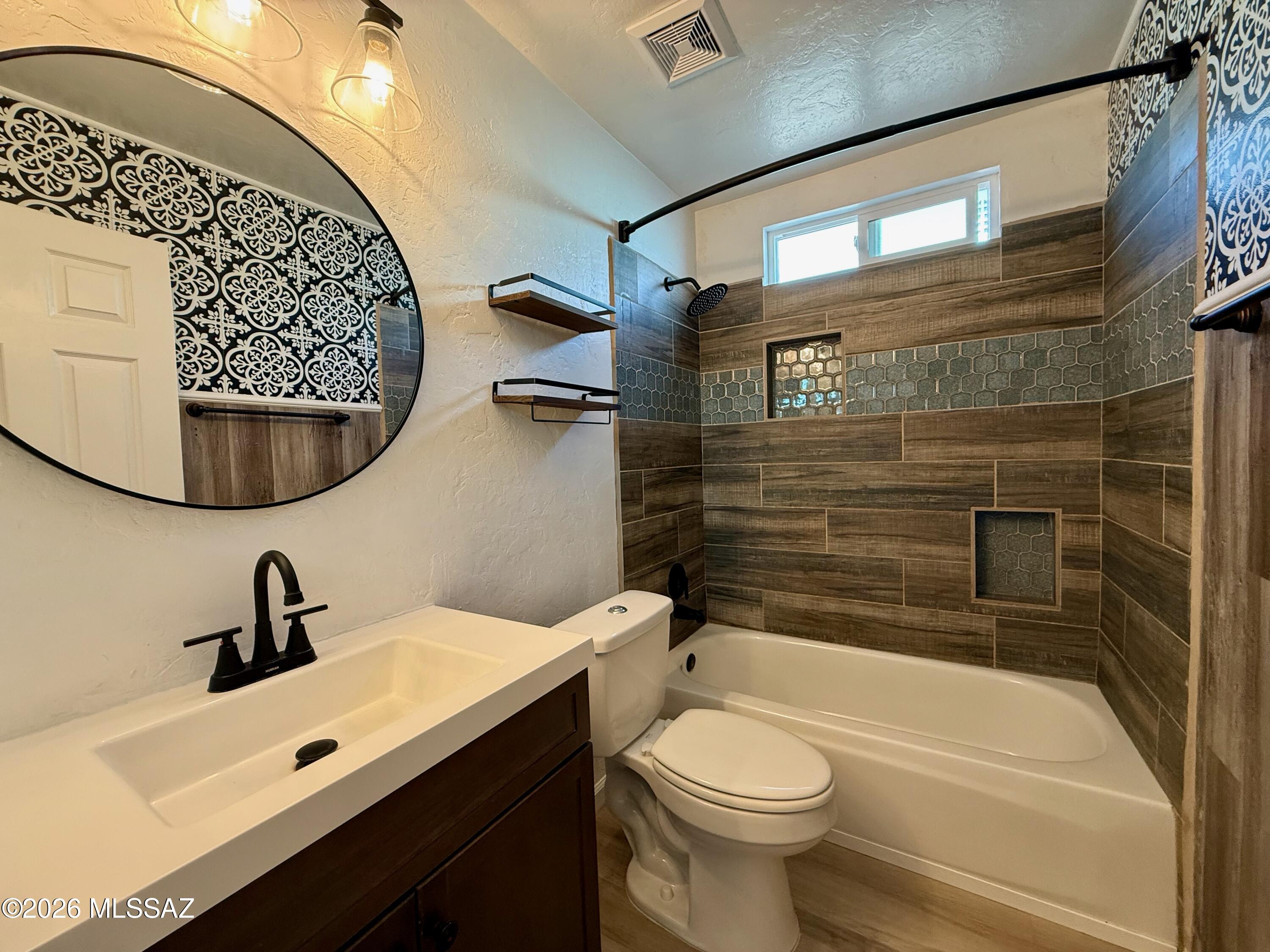 7111 S Camino Libertad