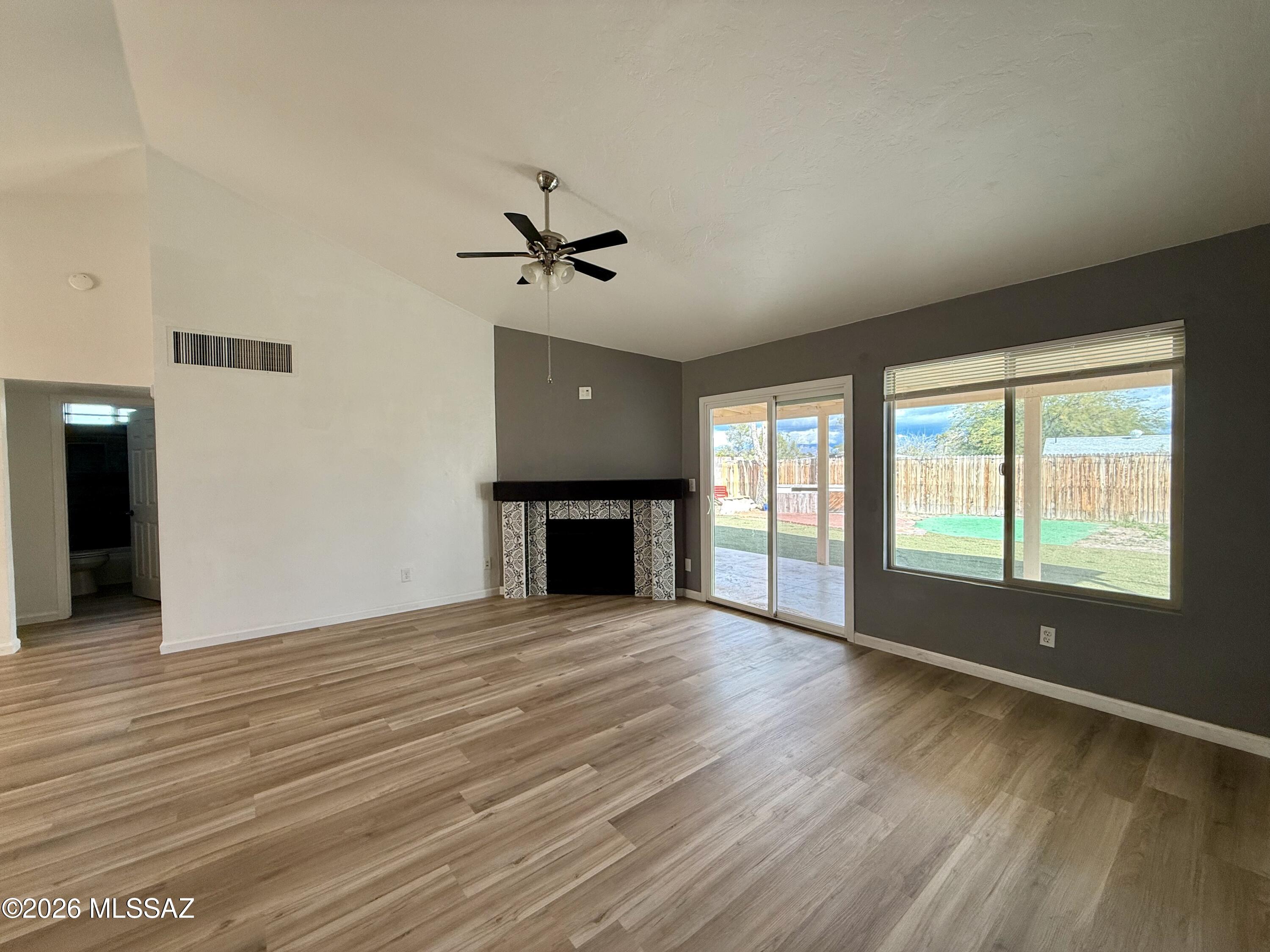 7111 S Camino Libertad