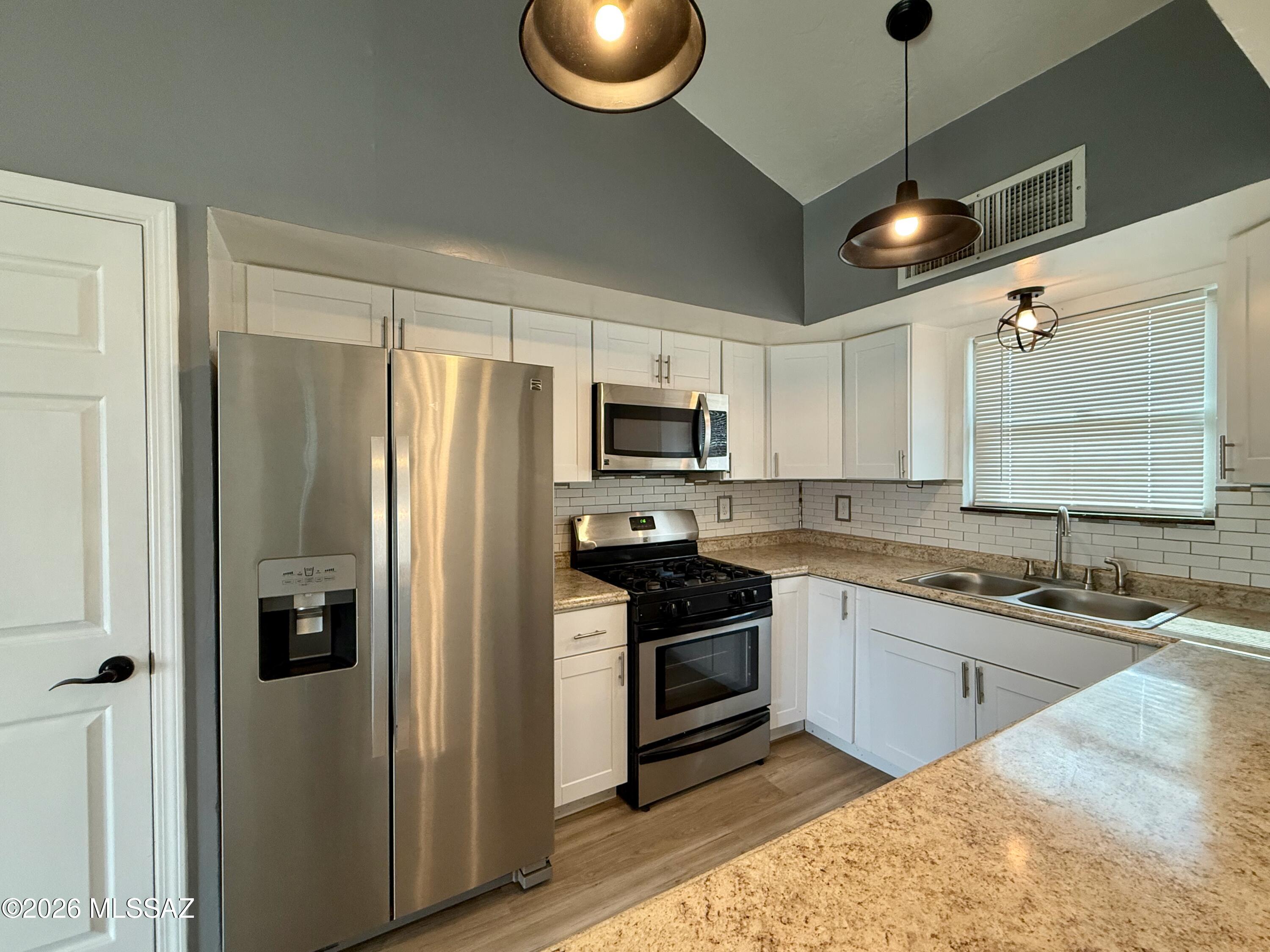 7111 S Camino Libertad