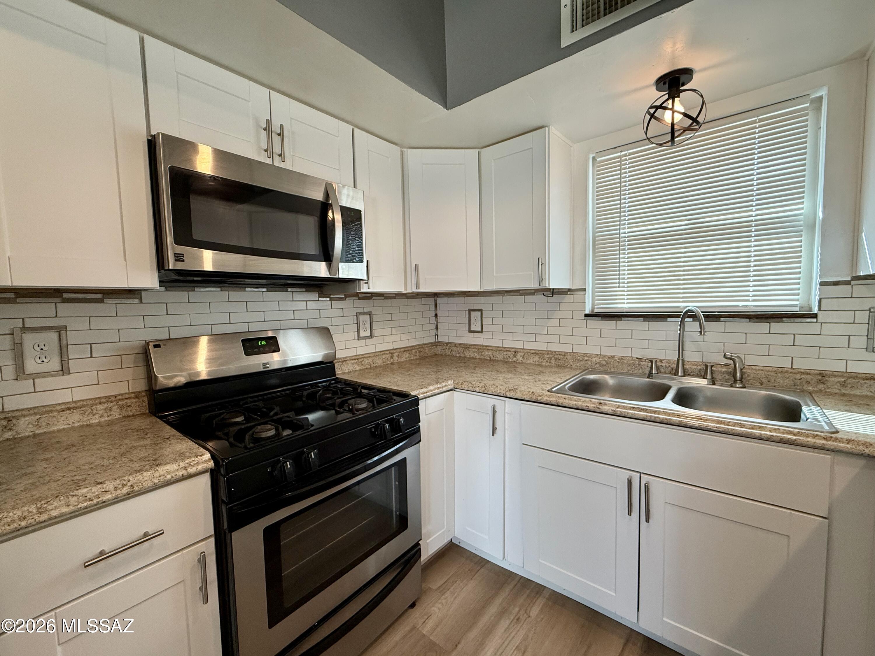 7111 S Camino Libertad