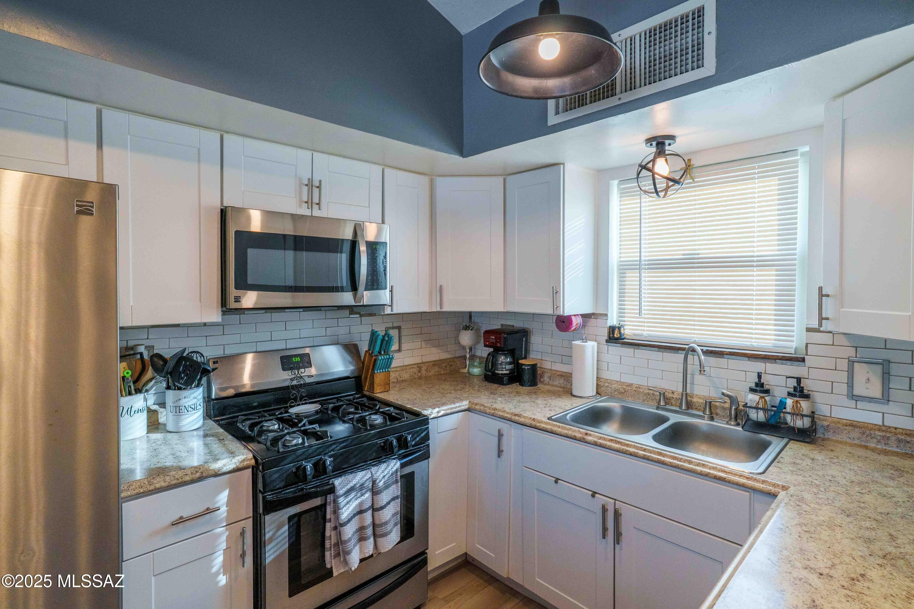 7111 S Camino Libertad