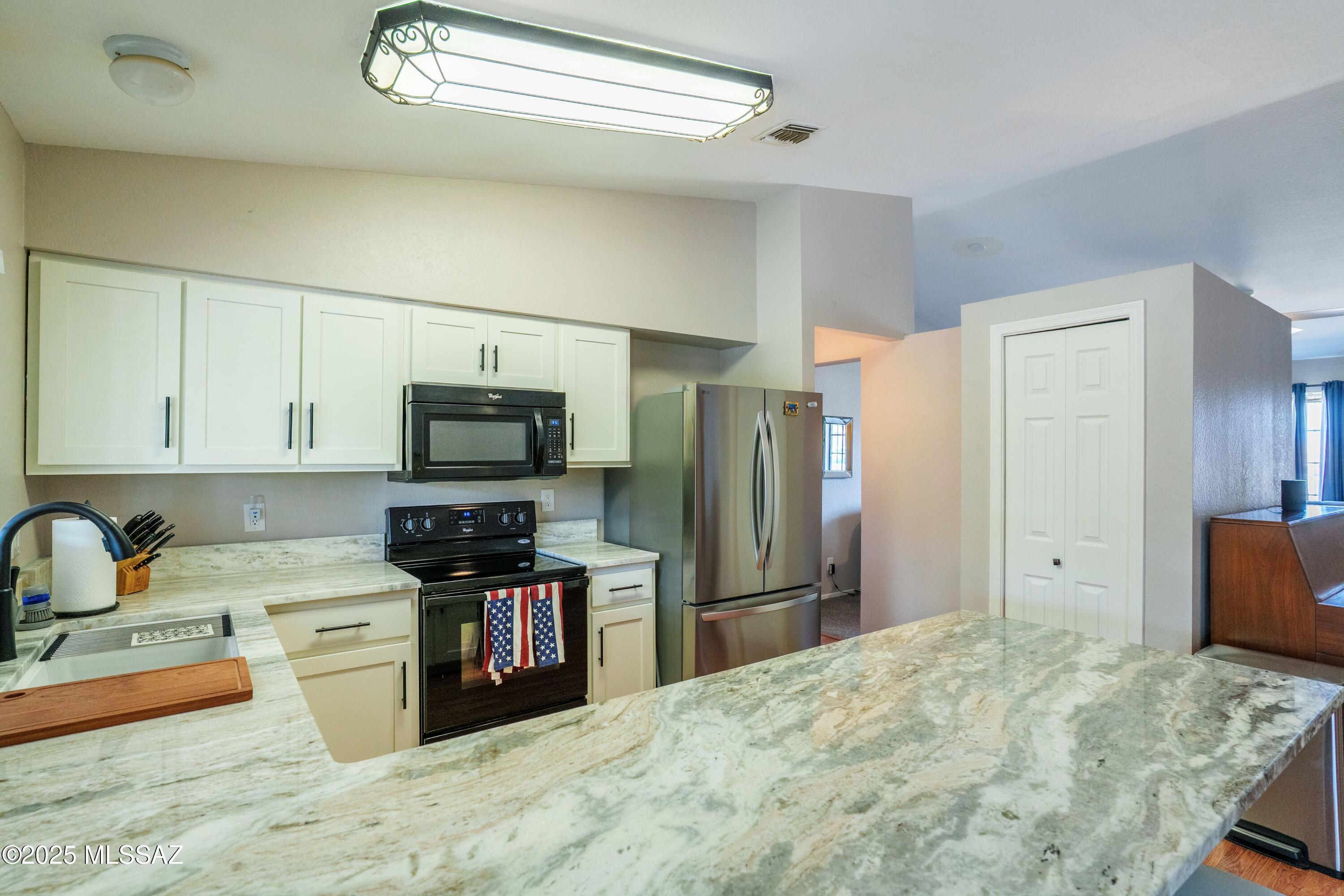 2152 W Jackalope Place