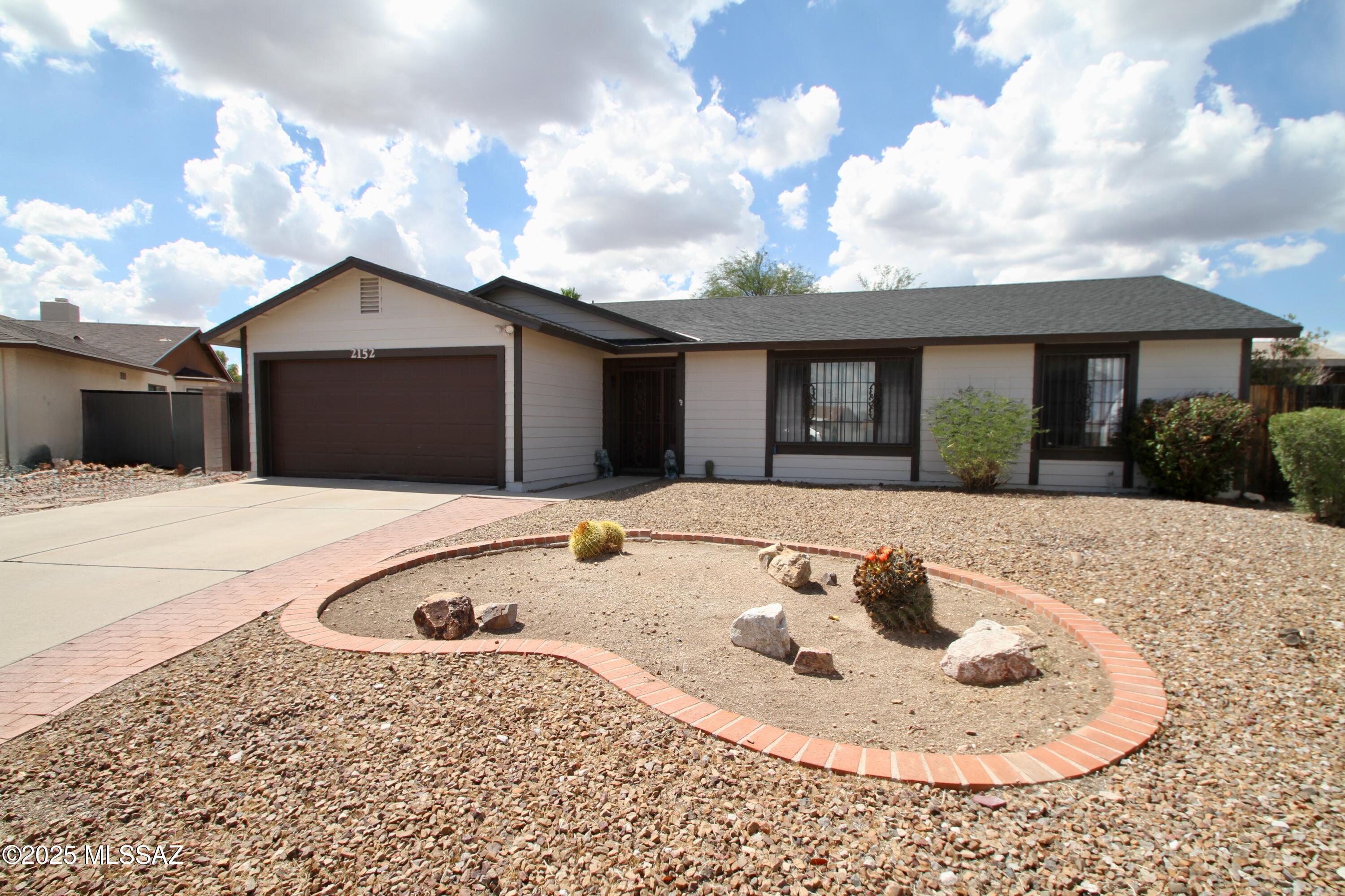 2152 W Jackalope Place