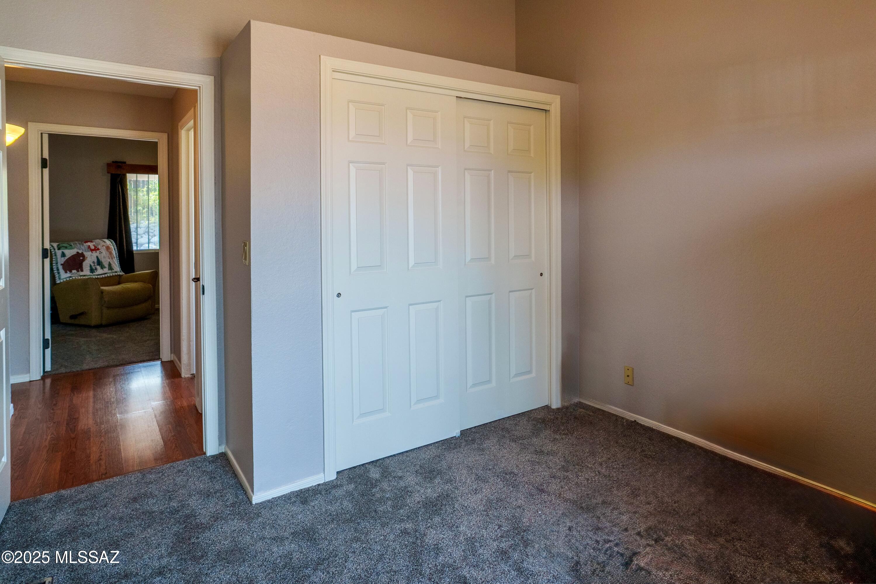 2152 W Jackalope Place