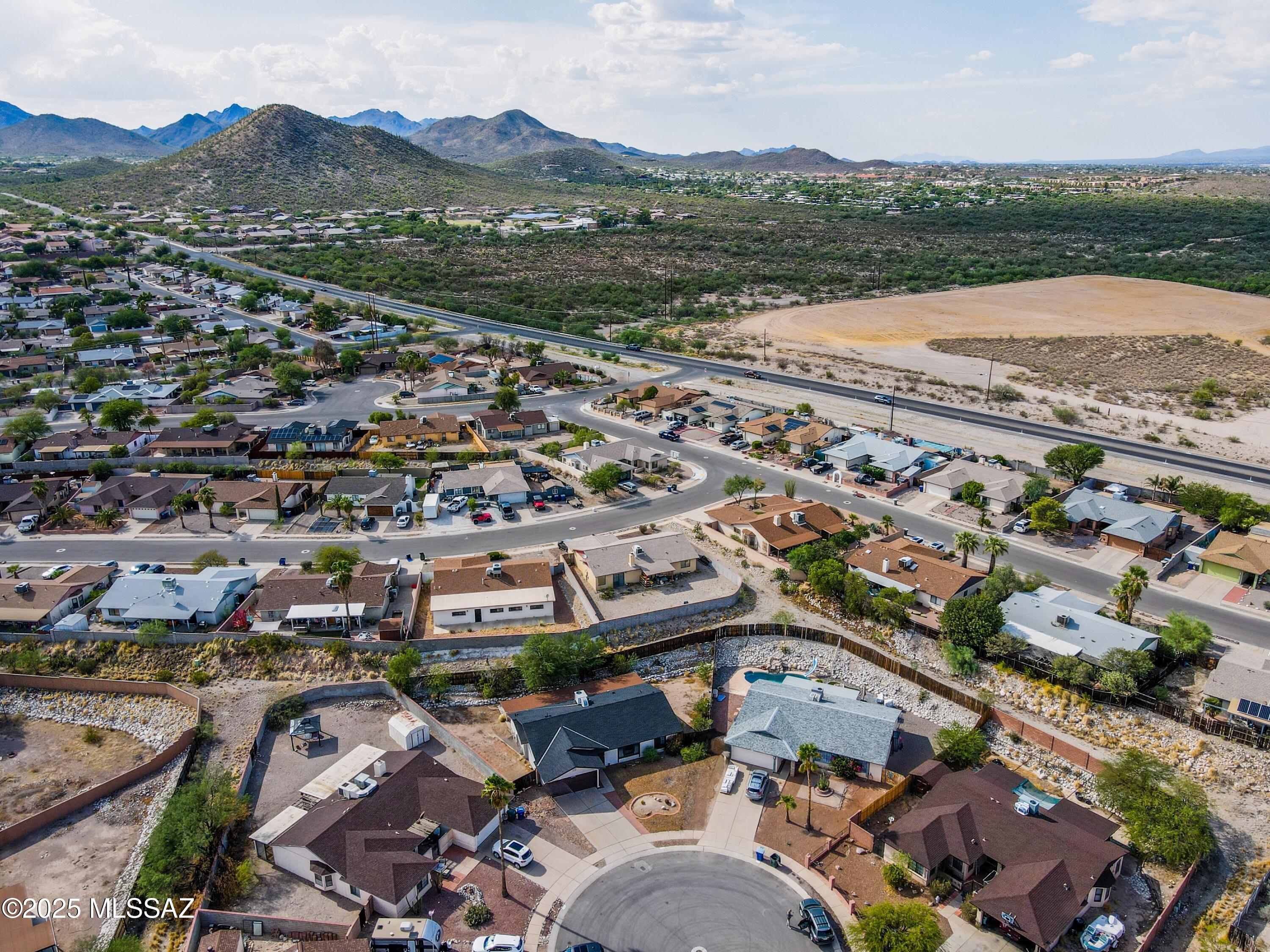 2152 W Jackalope Place