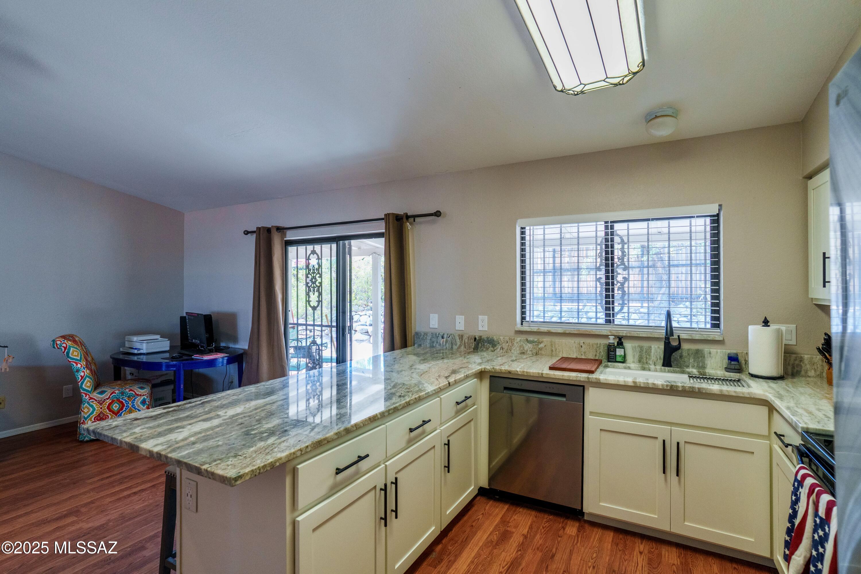 2152 W Jackalope Place