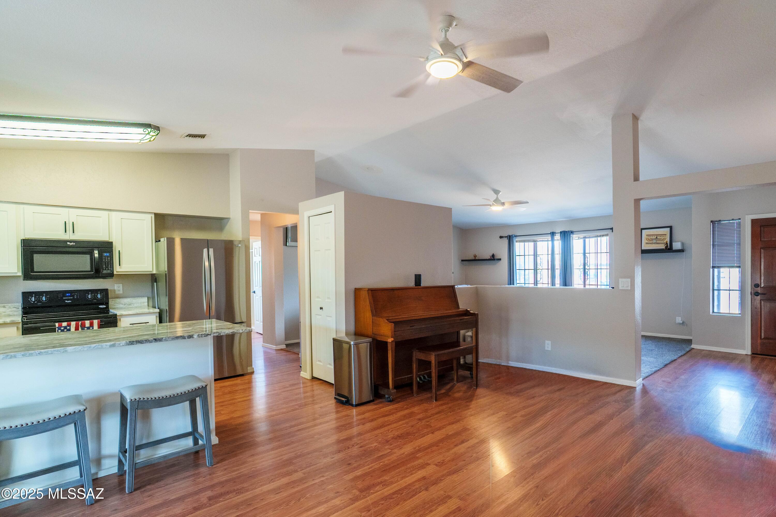 2152 W Jackalope Place