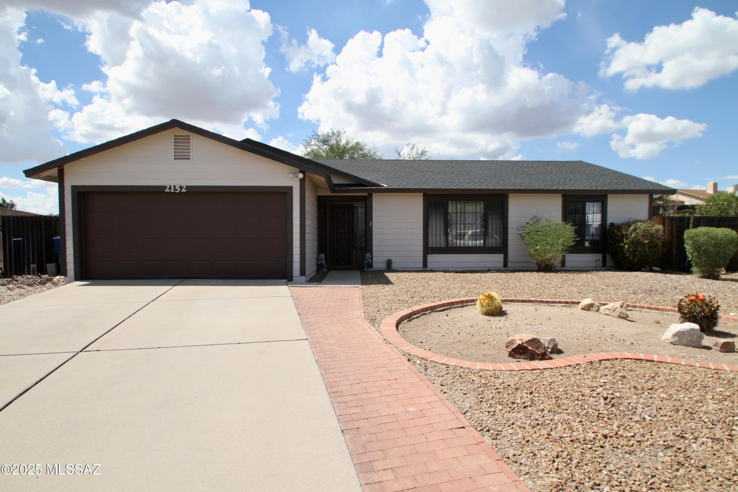 2152 W Jackalope Place