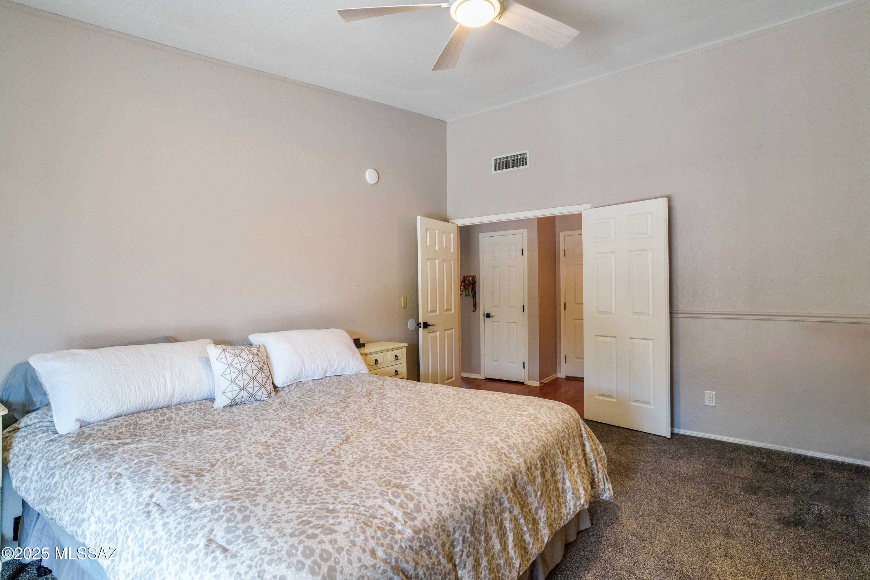 2152 W Jackalope Place