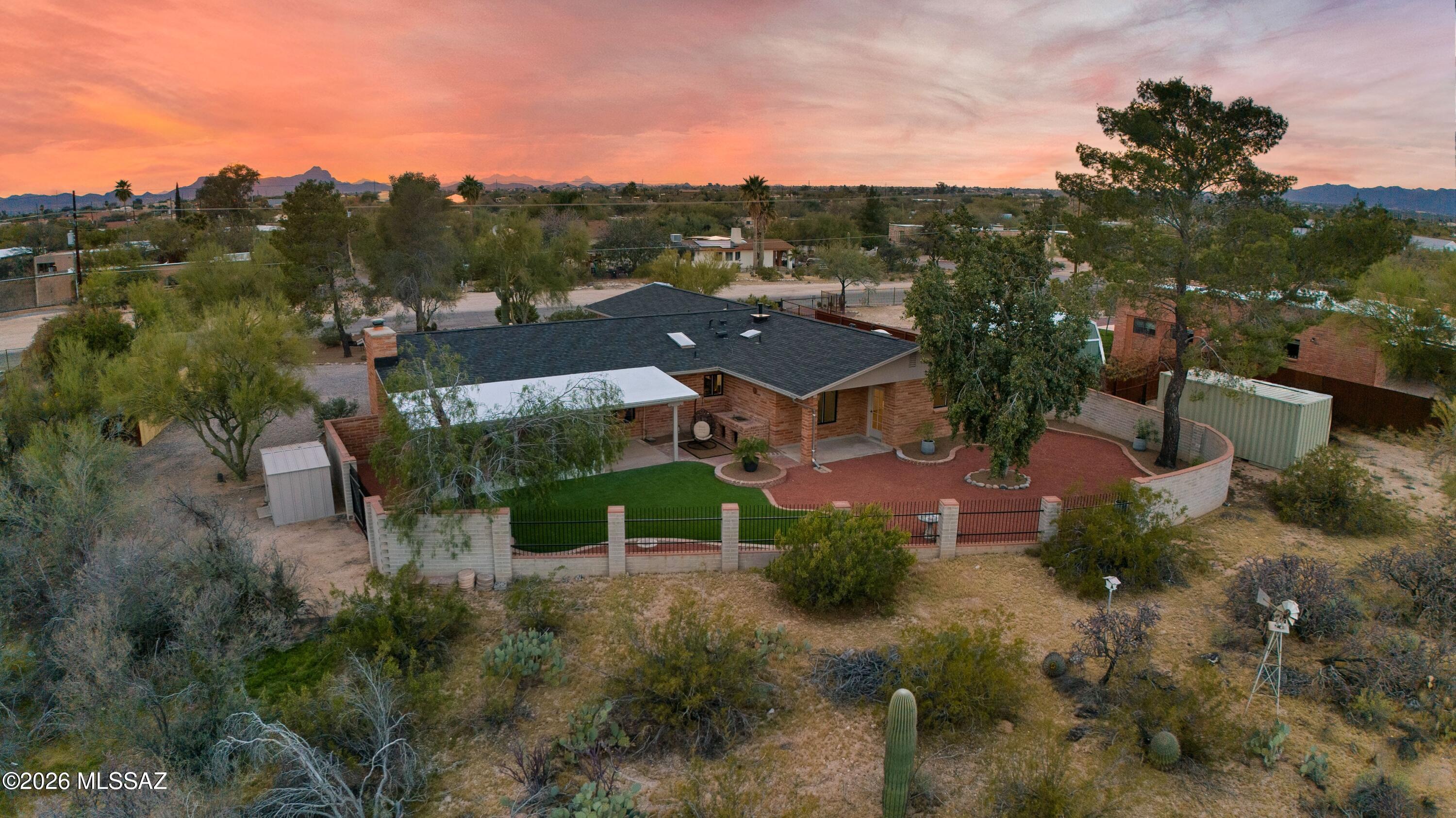 8020 N La Oesta Avenue