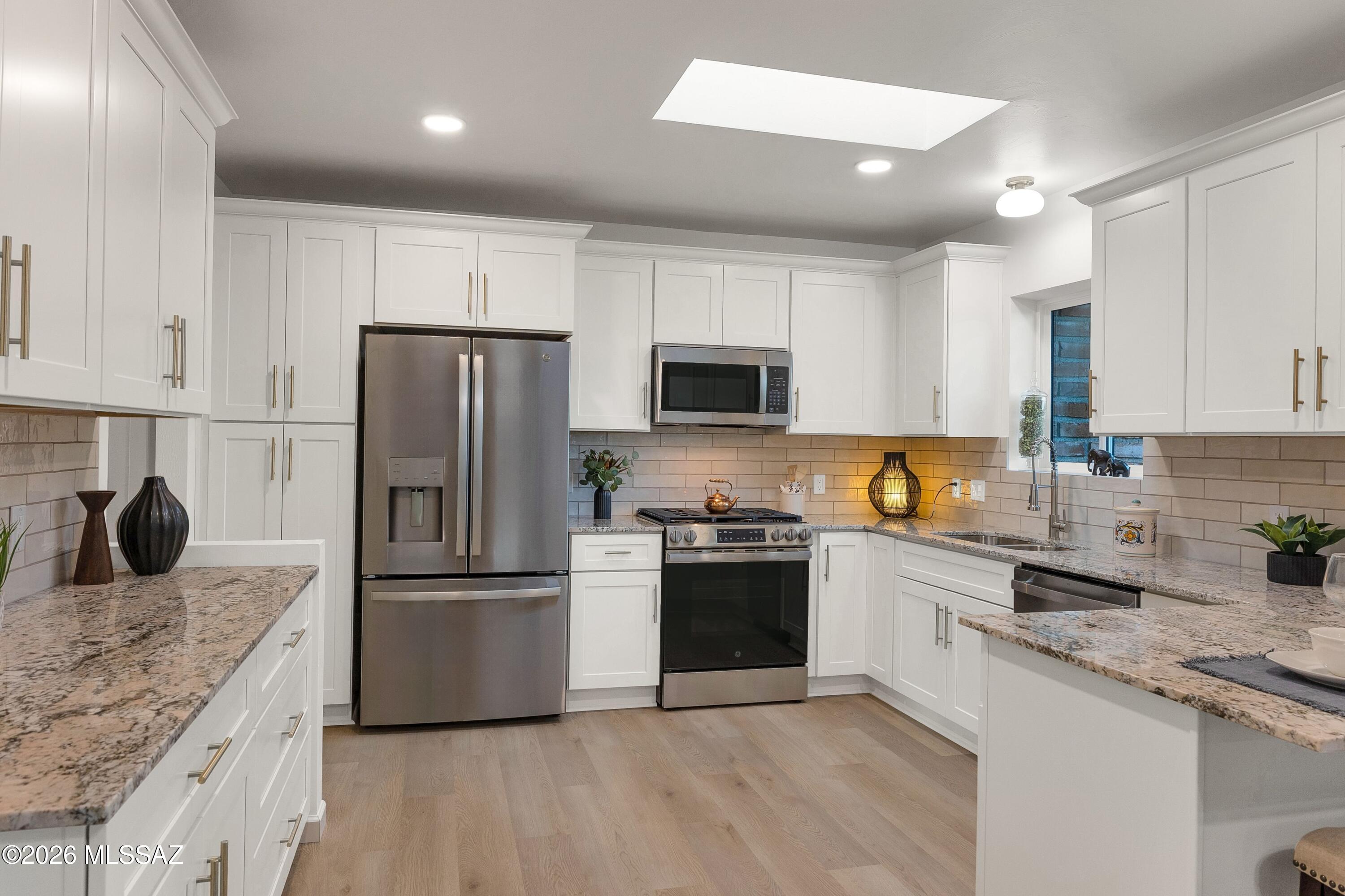 8020 N La Oesta Avenue