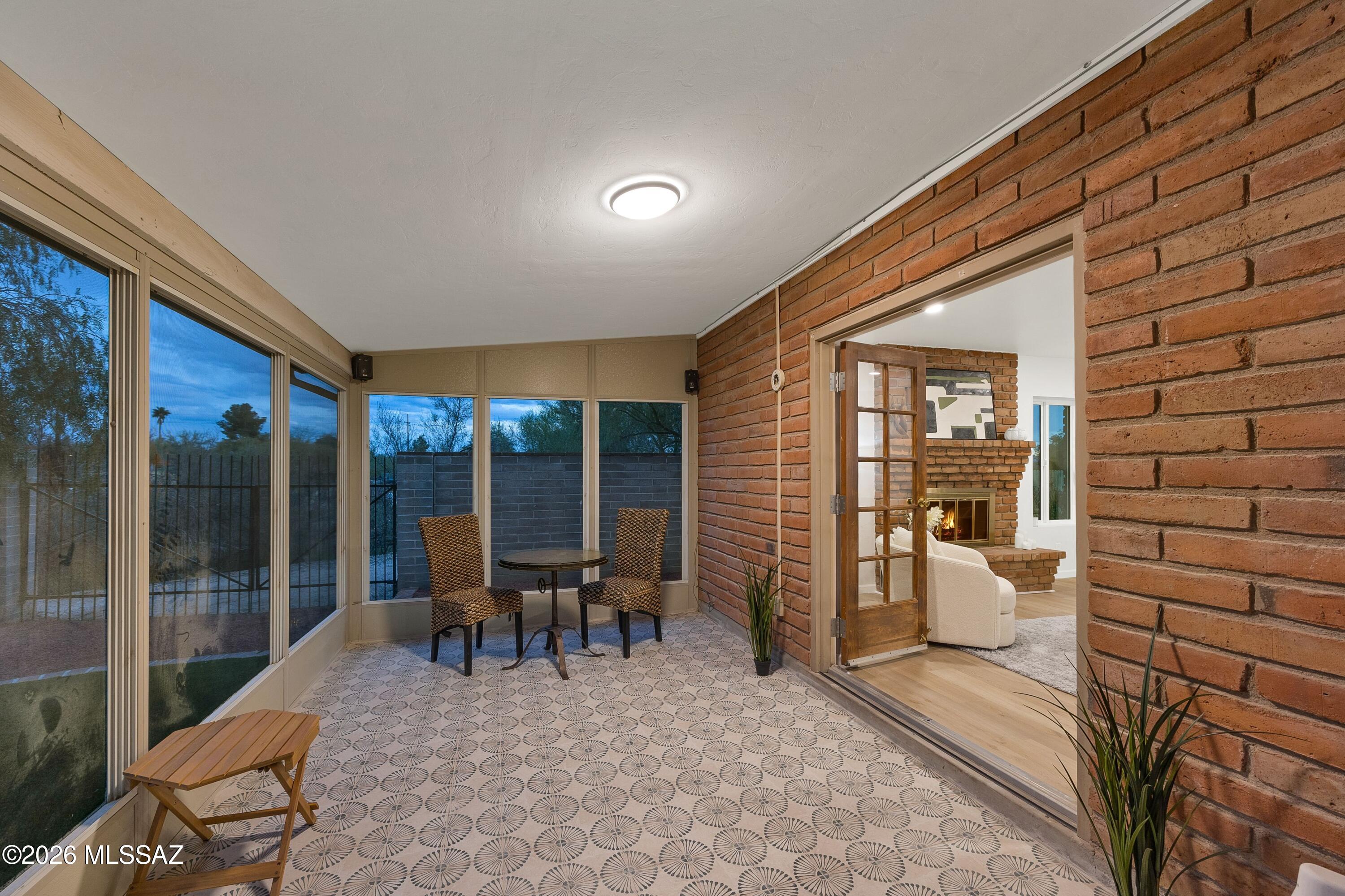 8020 N La Oesta Avenue