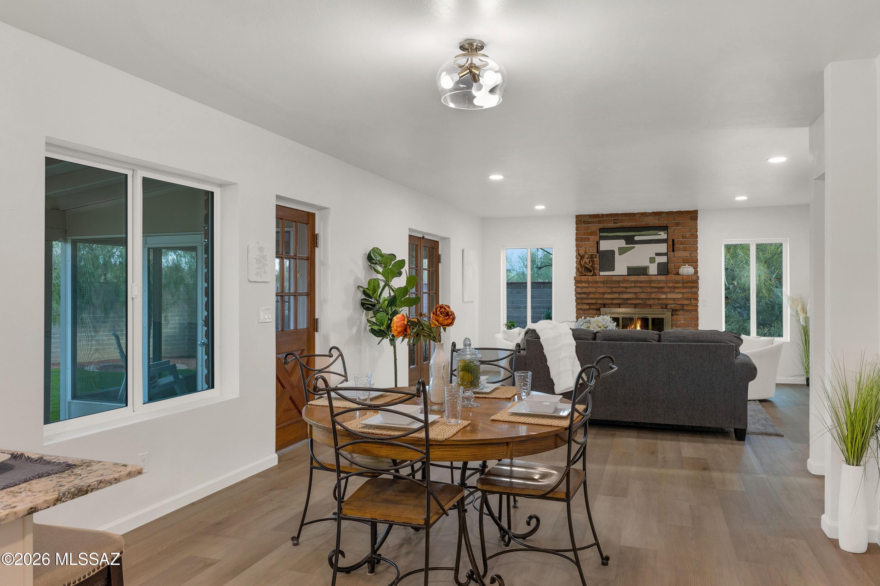 8020 N La Oesta Avenue