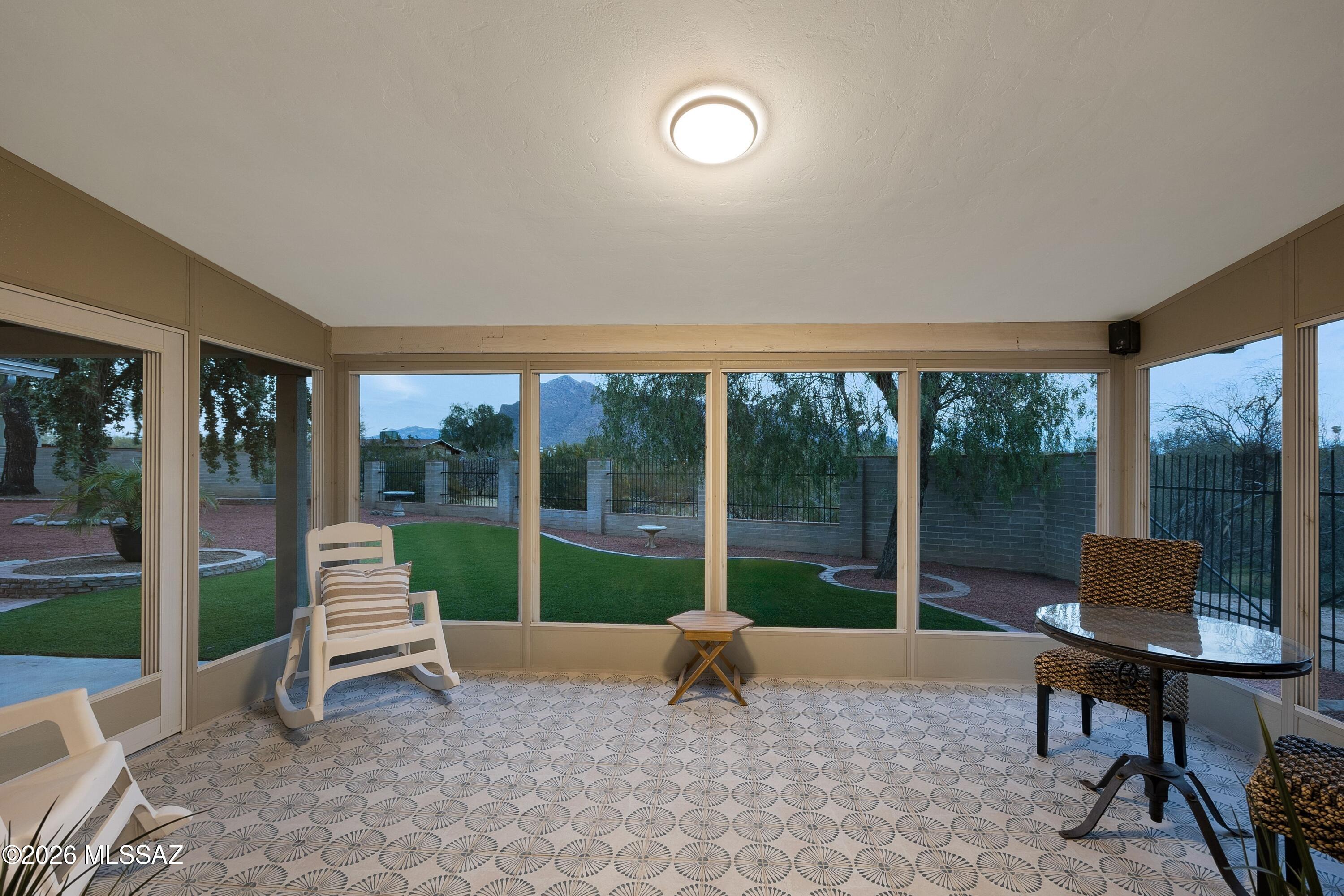 8020 N La Oesta Avenue