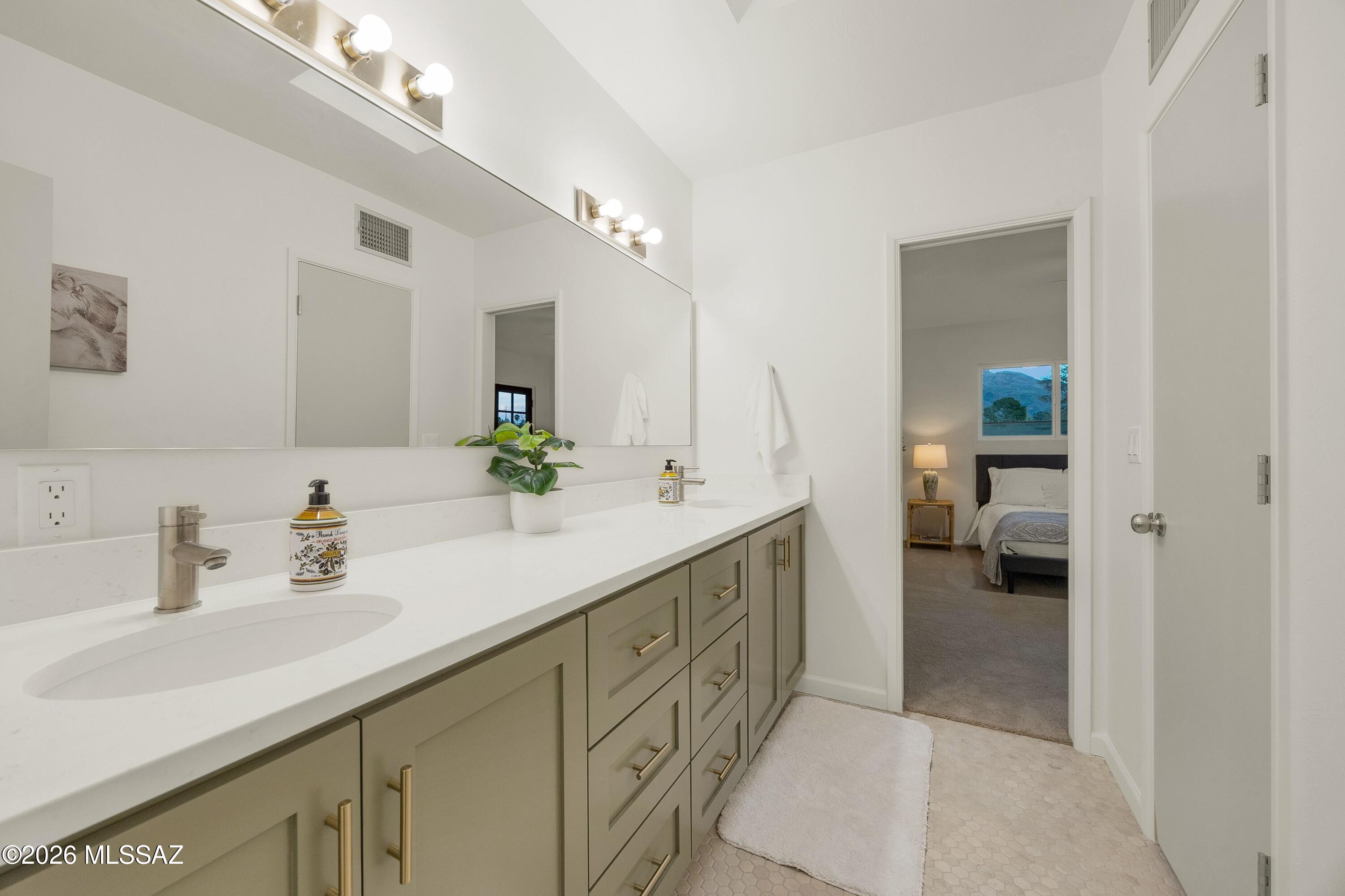 8020 N La Oesta Avenue