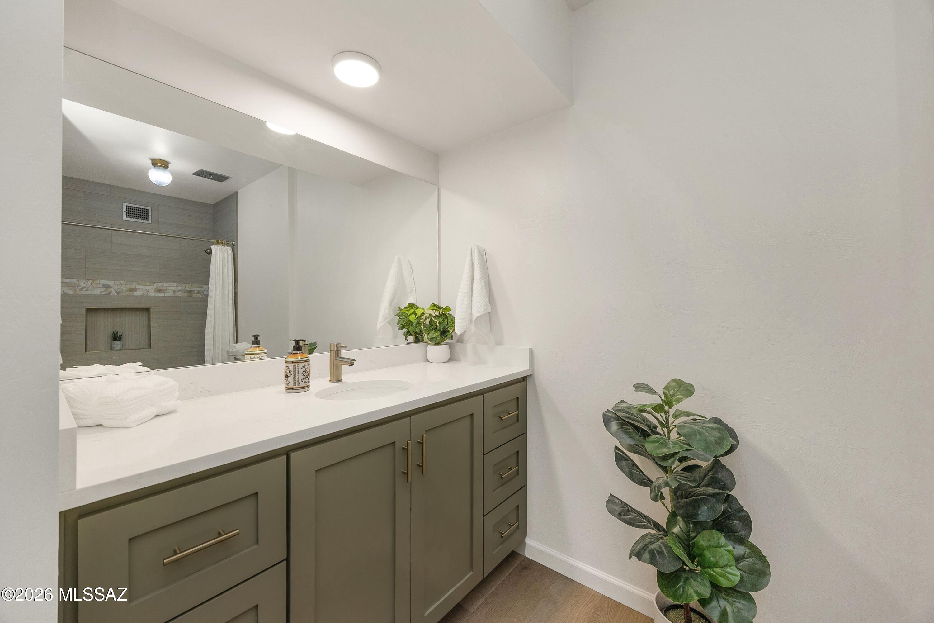 8020 N La Oesta Avenue